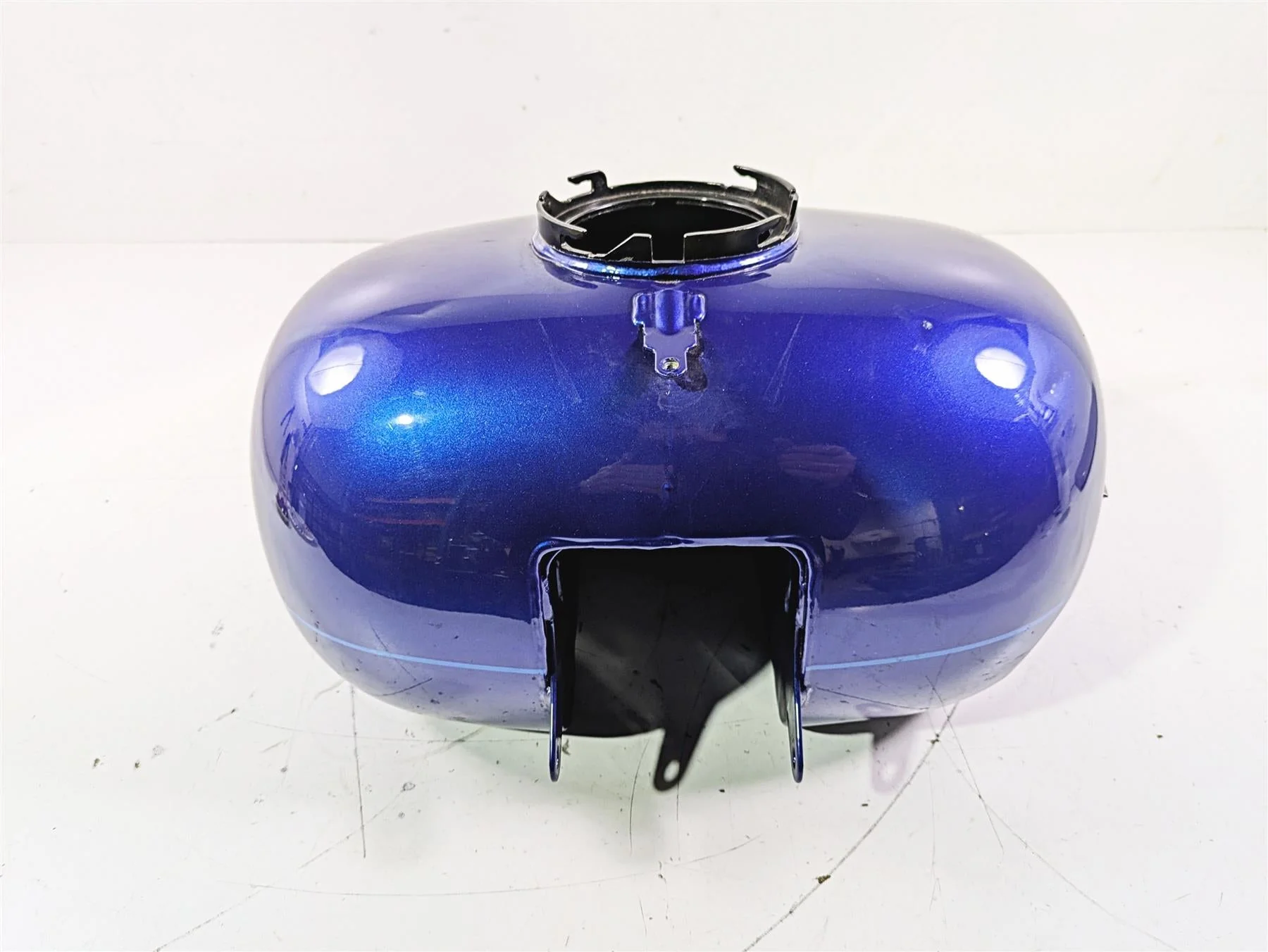 2015 Harley Touring FLHTKL E -Glide Low Fuel Gas Tank Superior Blue 61356-08 - Image 3