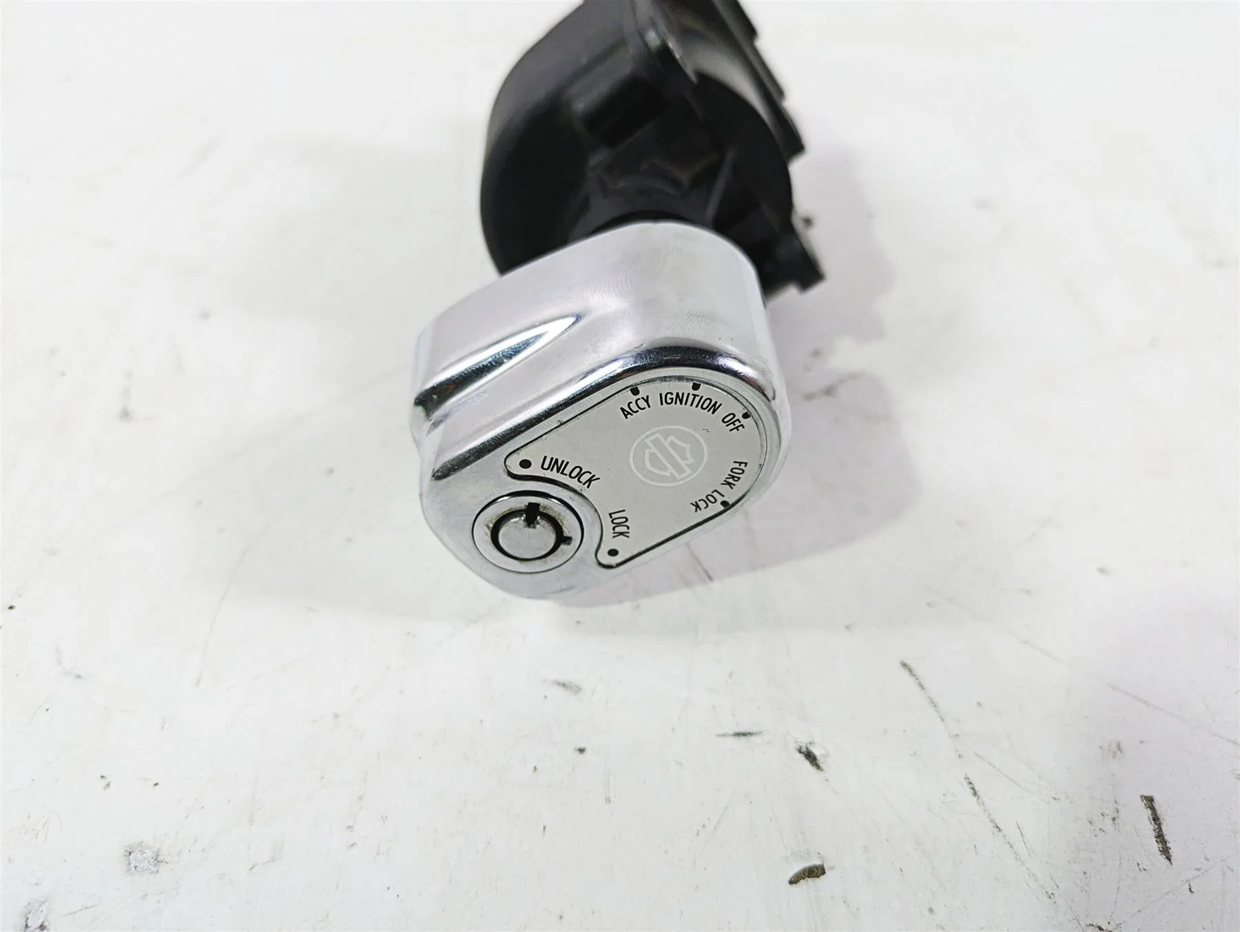 2015 Harley Touring FLHTKL E -Glide Low Ignition Switch Key Set - Read 71400012B - Image 9