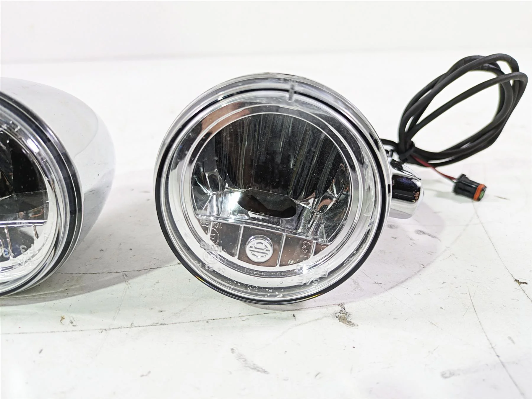 2015 Harley Touring FLHTKL E -Glide Low Led Daymaker Driving Lights 68000386 - Image 5