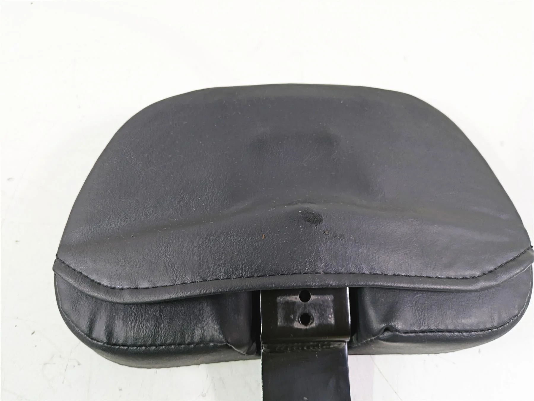 2015 Harley Touring FLHTKL E -Glide Low Main Driver Rider Front Backrest - Image 8