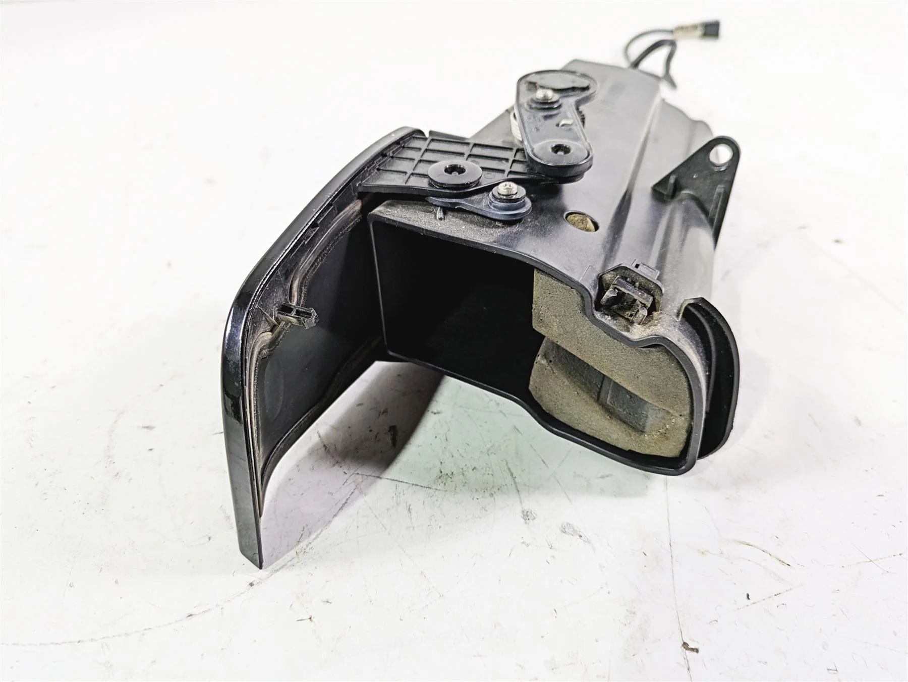 2015 Harley Touring FLHTKL E -Glide Low Media Phone Compartment Box 76000107A - Image 10