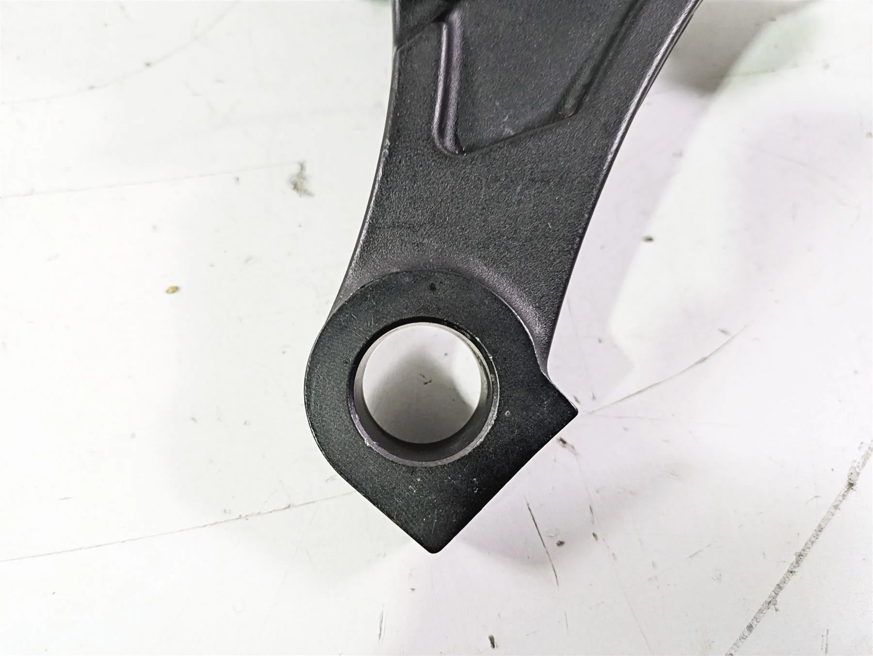 2015 Harley Touring FLHTKL E -Glide Low Rear Brake Caliper & Bracket 44080-08C - Image 6