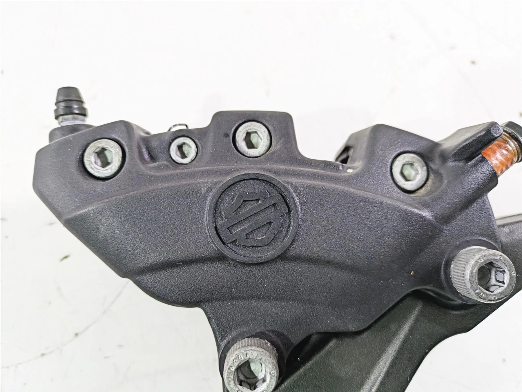 2015 Harley Touring FLHTKL E -Glide Low Rear Brake Caliper & Bracket 44080-08C - Image 7
