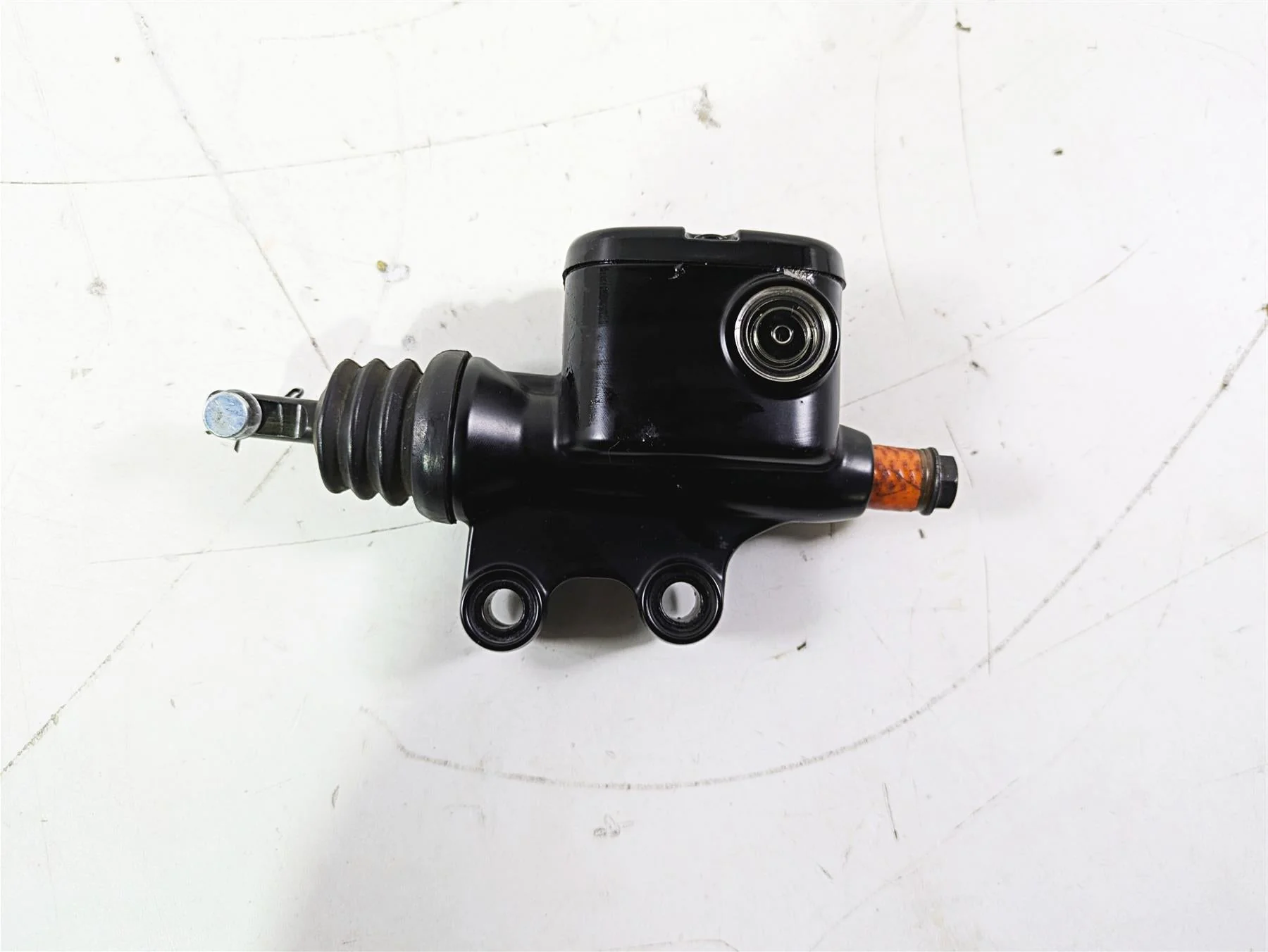 2015 Harley Touring FLHTKL E -Glide Low Rear Brake Master Cylinder 41700028A - Image 7