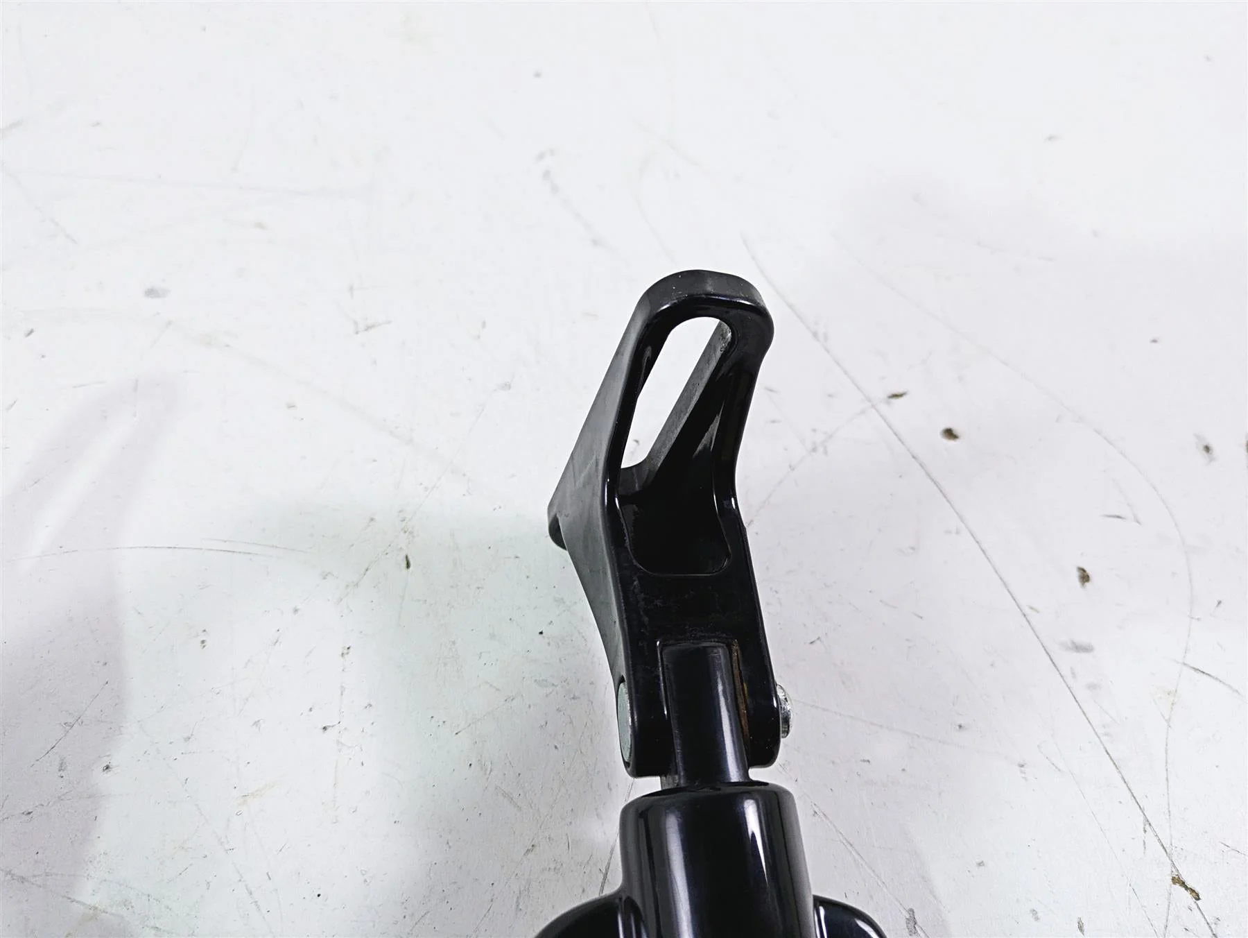 2015 Harley Touring FLHTKL E -Glide Low Rear Passenger Foot Pegs 50500332A - Image 9