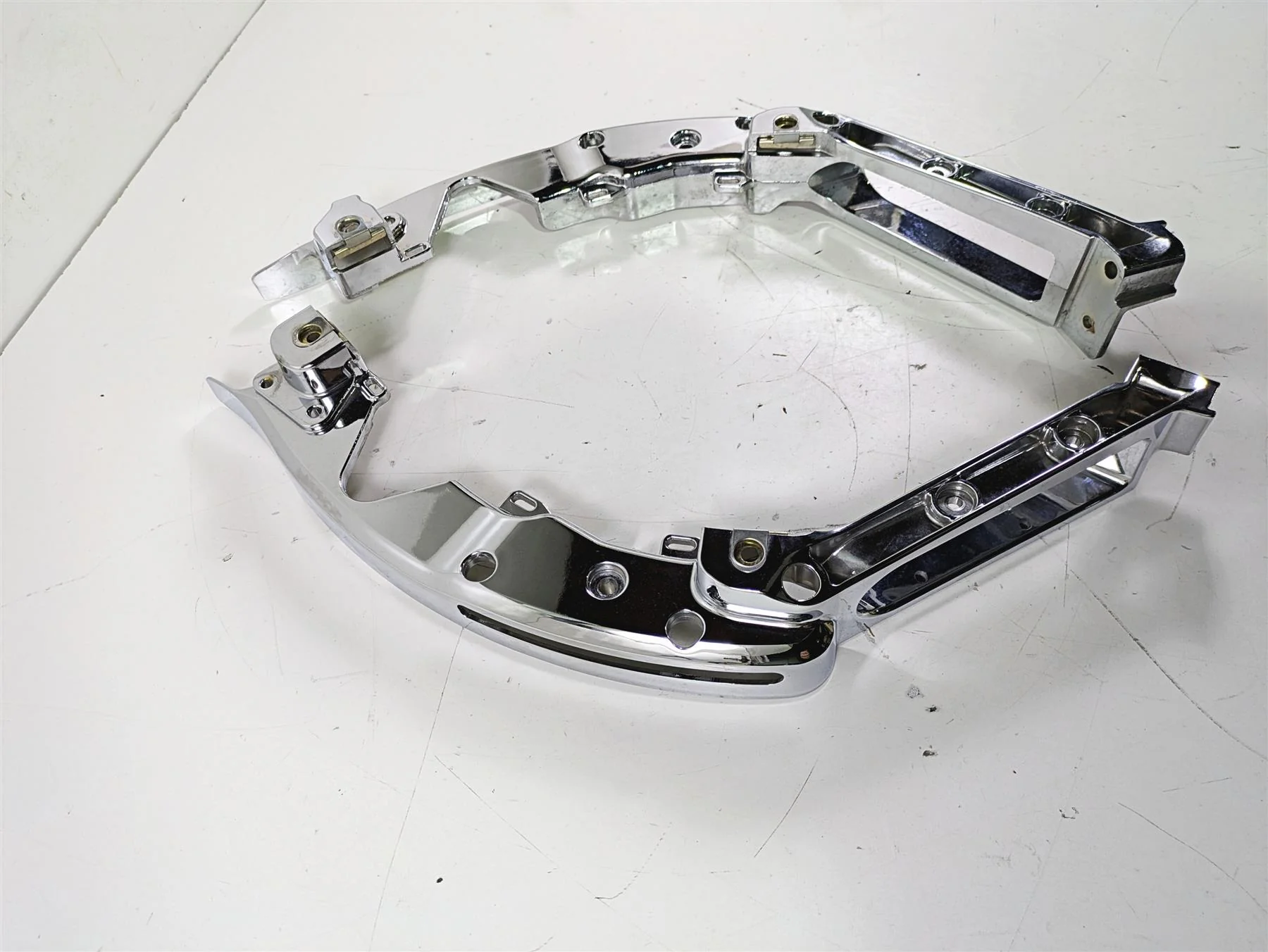 2015 Harley Touring FLHTKL E -Glide Low Rear Saddlebag Support Holders 90200499 - Image 2