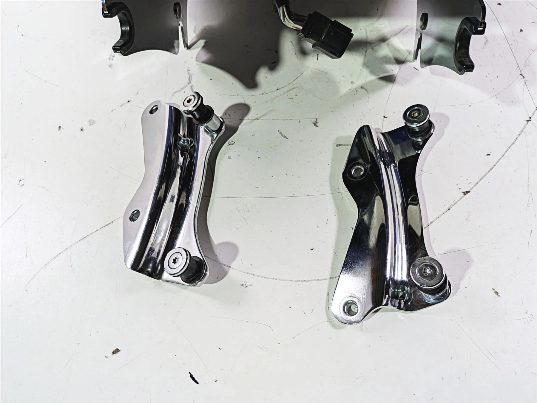 2015 Harley Touring FLHTKL E -Glide Low Rear Trunk Tour Pak Set 53000346 - Image 10