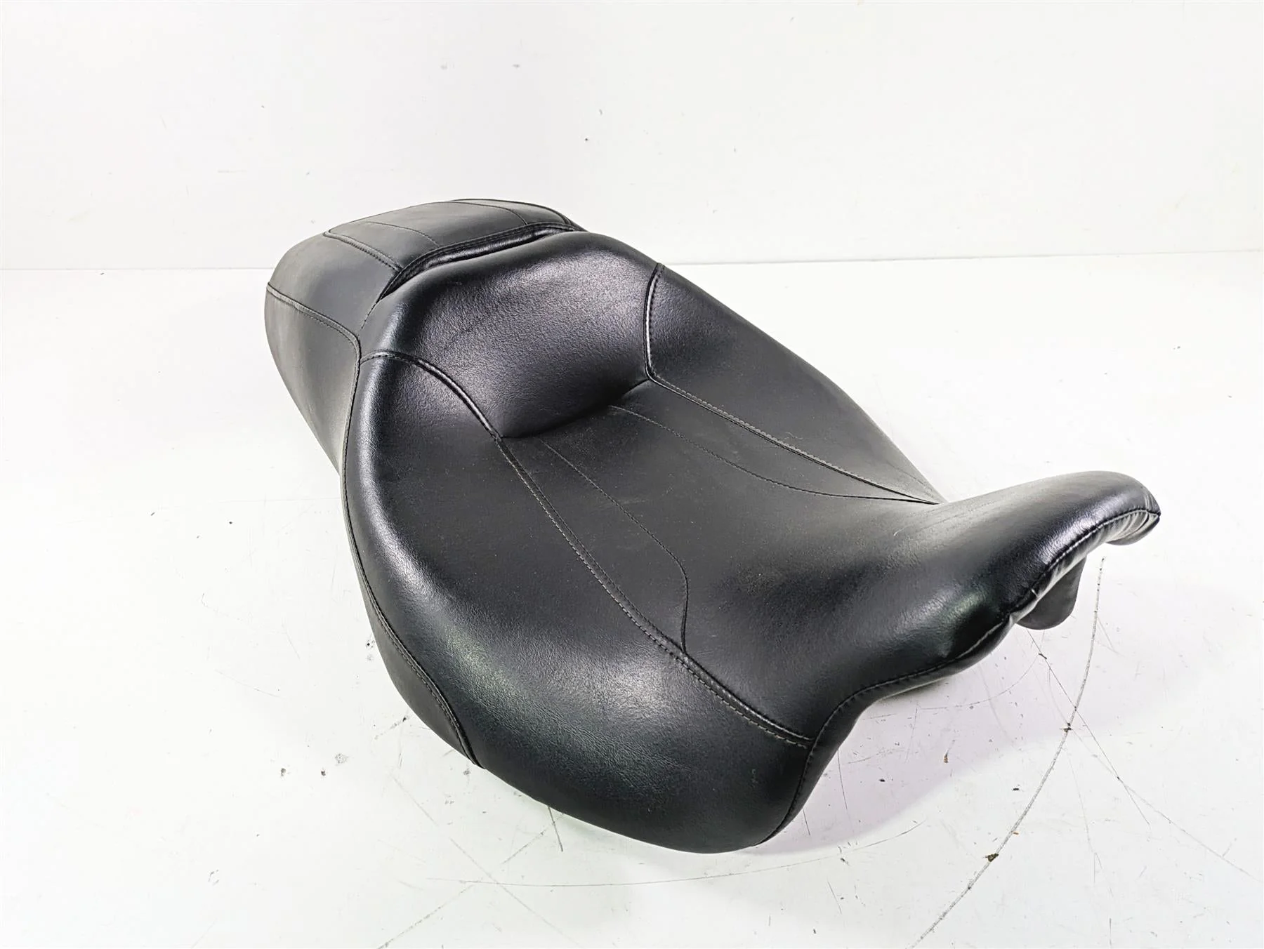 2015 Harley Touring FLHTKL E -Glide Low Rider Seat Saddle - Read 52000142 - Image 12