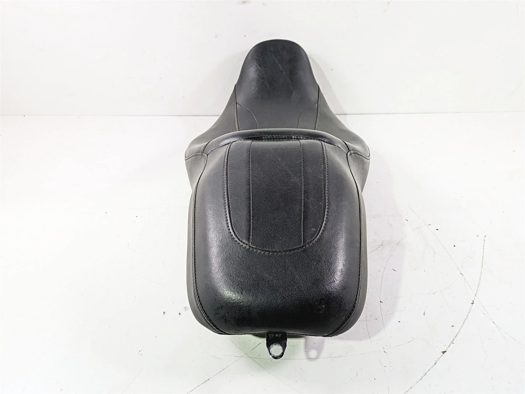2015 Harley Touring FLHTKL E -Glide Low Rider Seat Saddle - Read 52000142 - Image 4