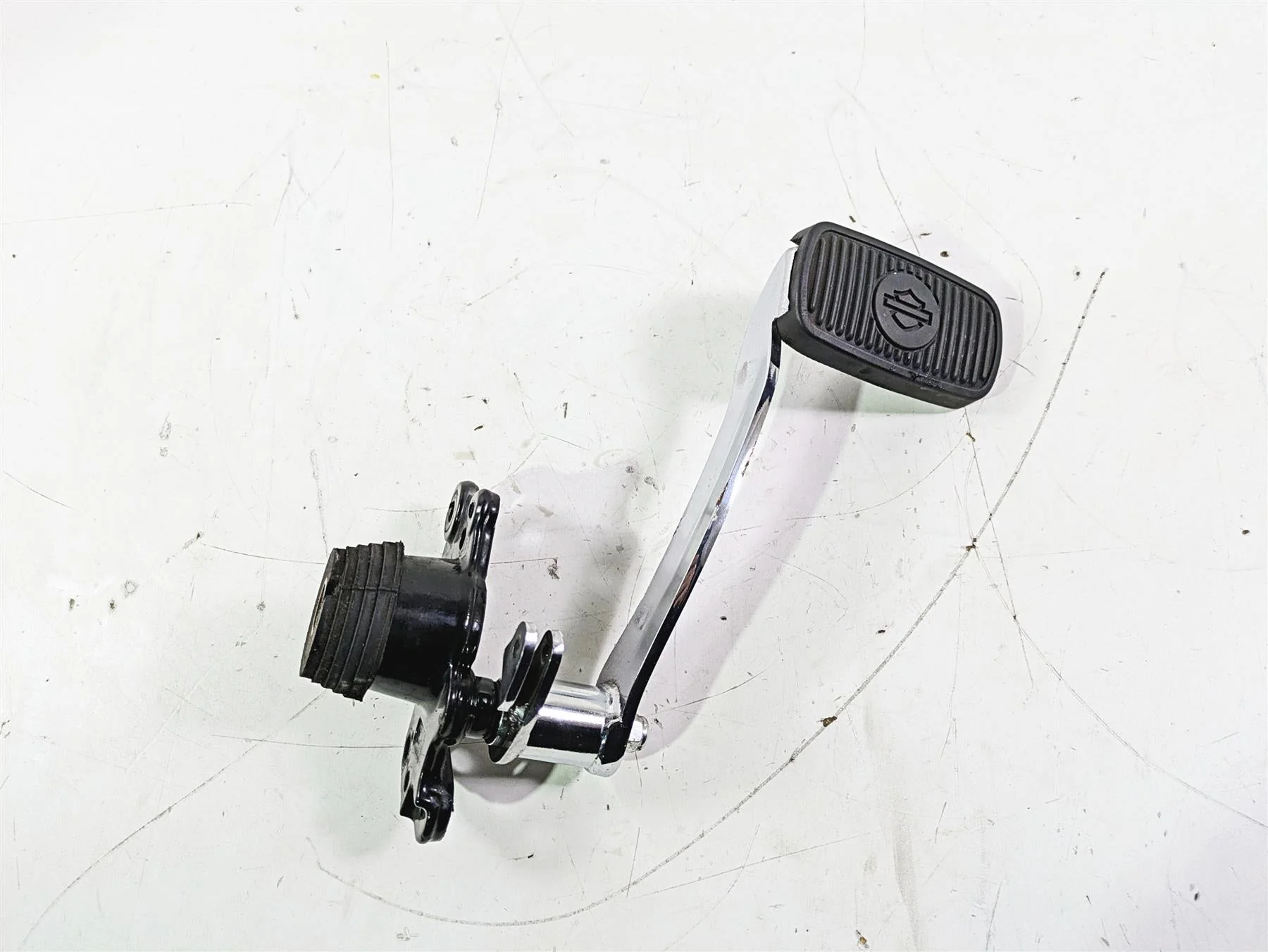 2015 Harley Touring FLHTKL E -Glide Low Right Brake Lever Pedal Set 50600067 - Image 5