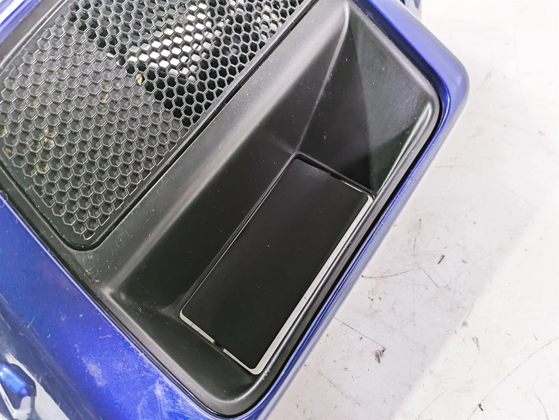 2015 Harley Touring FLHTKL E -Glide Low Right Lower Leg Fairing Cover  57100114 - Image 12