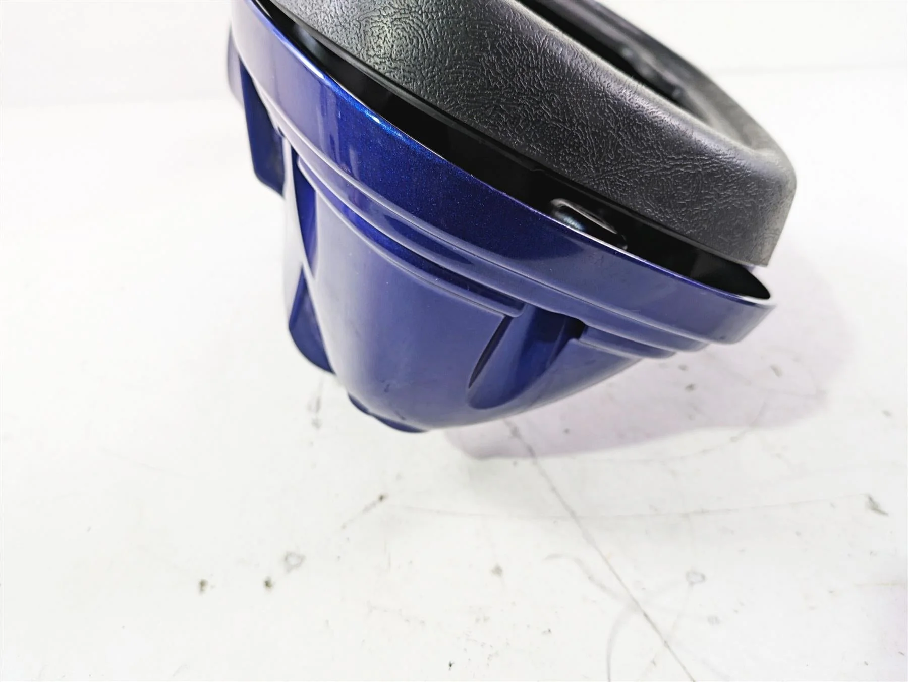 2015 Harley Touring FLHTKL E -Glide Low Right Lower Leg Fairing Cover  57100114 - Image 7
