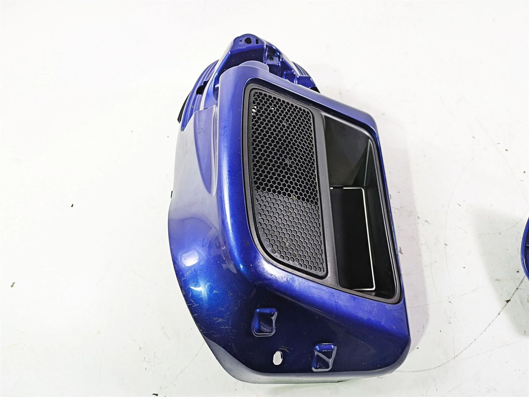 2015 Harley Touring FLHTKL E -Glide Low Right Lower Leg Fairing Cover  57100114 - Image 8