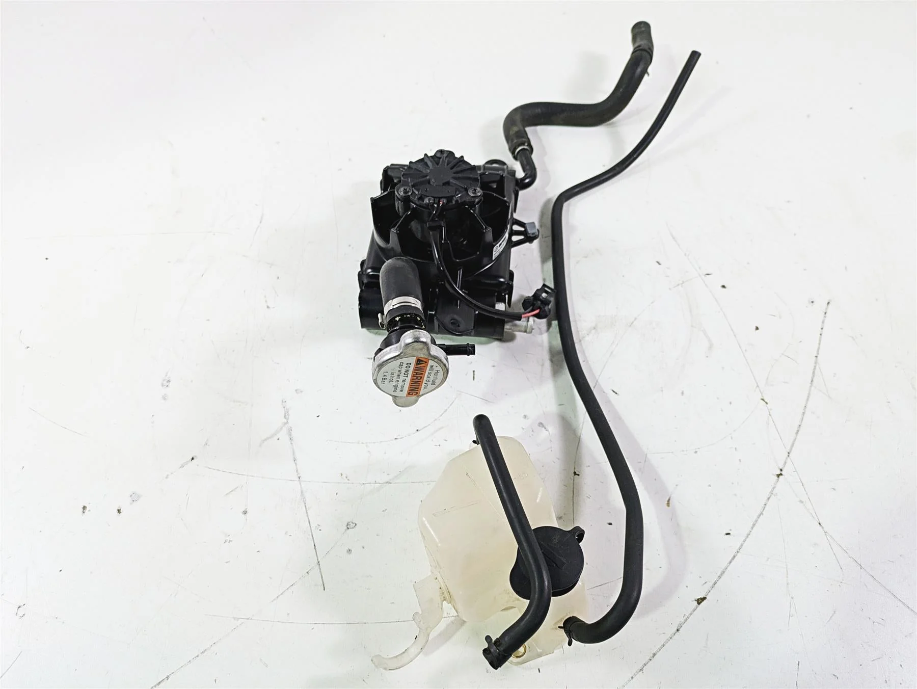 2015 Harley Touring FLHTKL E -Glide Low Right Radiator Fan Set 26800003F - Image 3