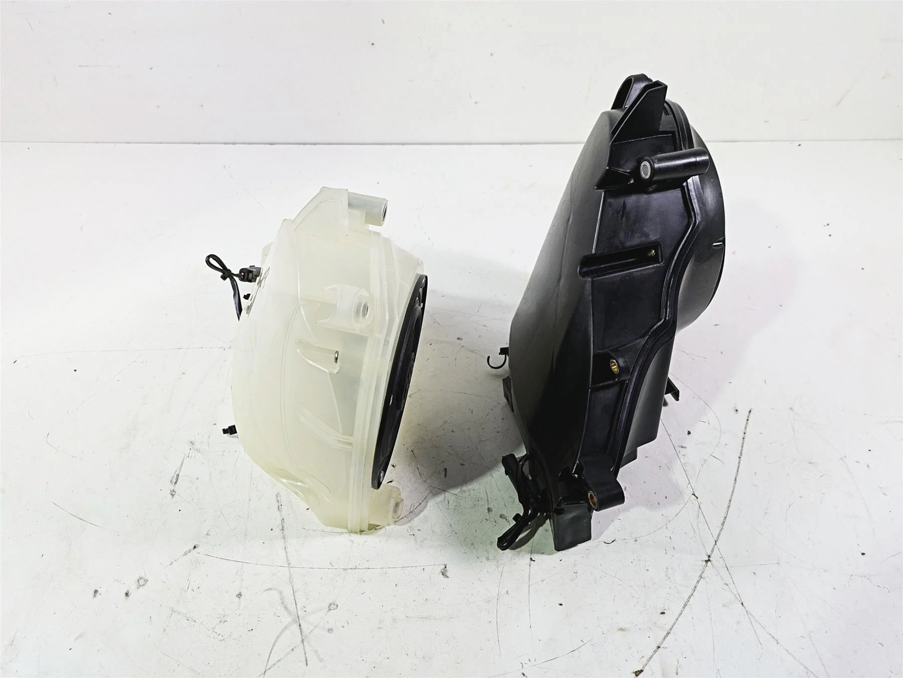 2015 Harley Touring FLHTKL E -Glide Low Speaker & Housing Set 57000175 - Image 4