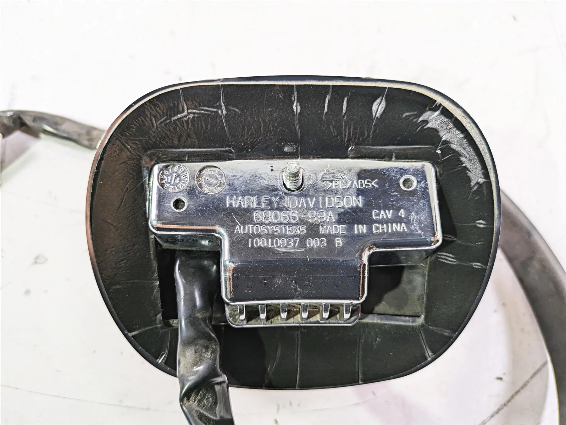 2015 Harley Touring FLHTKL E -Glide Low Taillight Brake Lamp & Wiring 68140-04 - Image 12