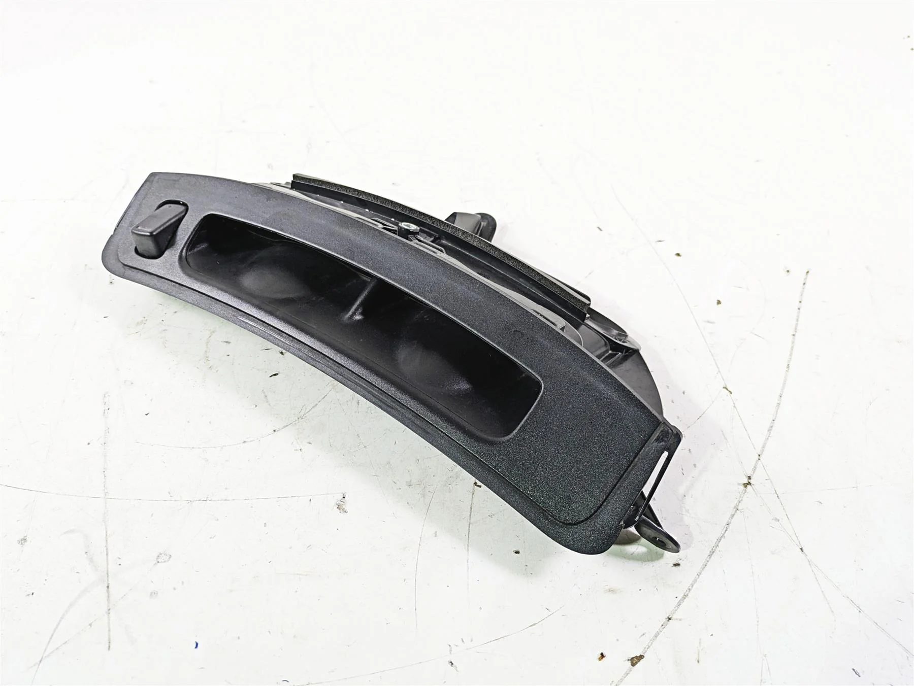 2015 Harley Touring FLHTKL E -Glide Low Upper Air Inlet Duct Vent Set 29200003 - Image 12