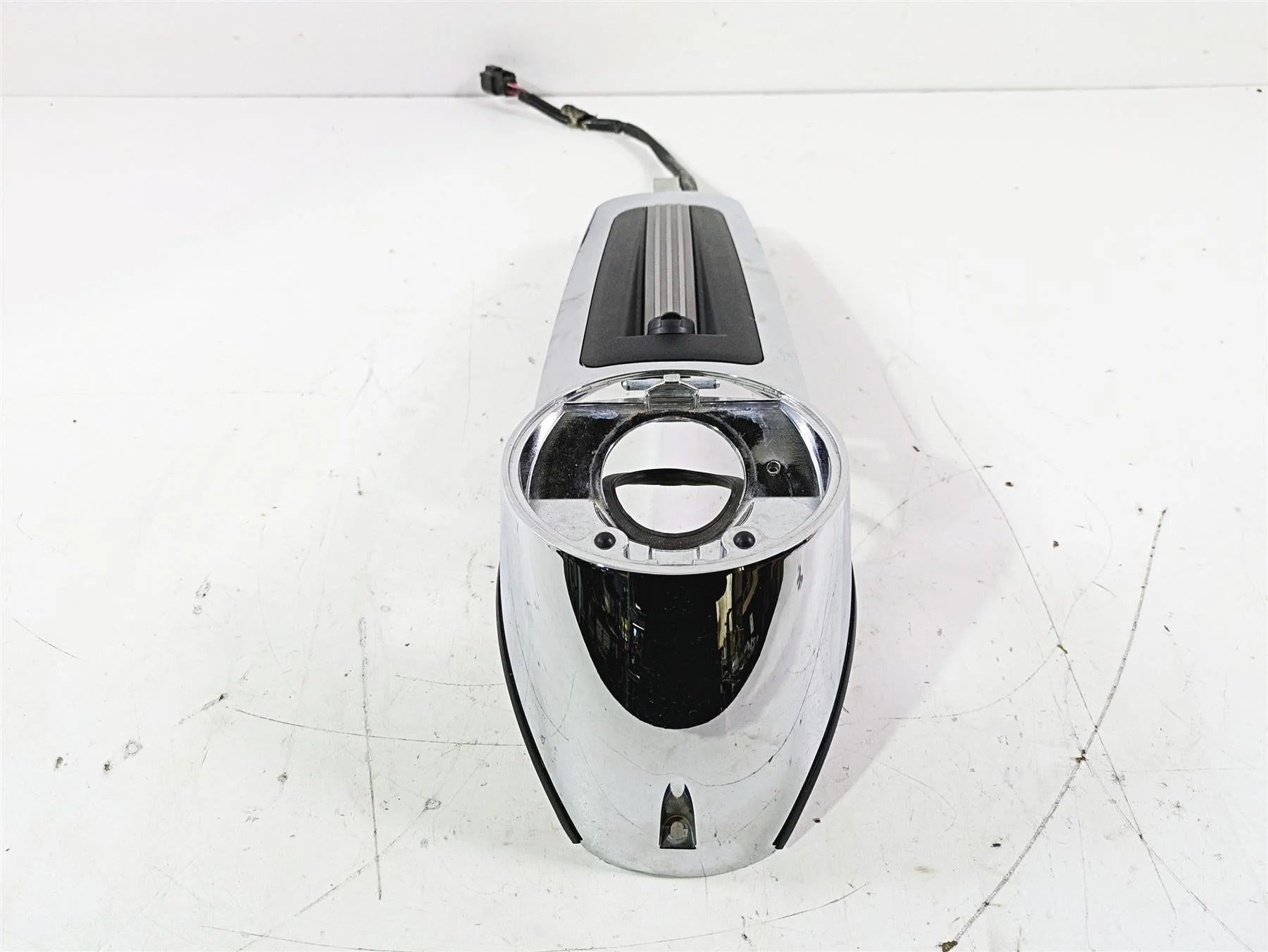 2015 Harley Touring FLHTKL E -Glide Low Upper Fuel Tank Dash Panel 61270-08 - Image 5