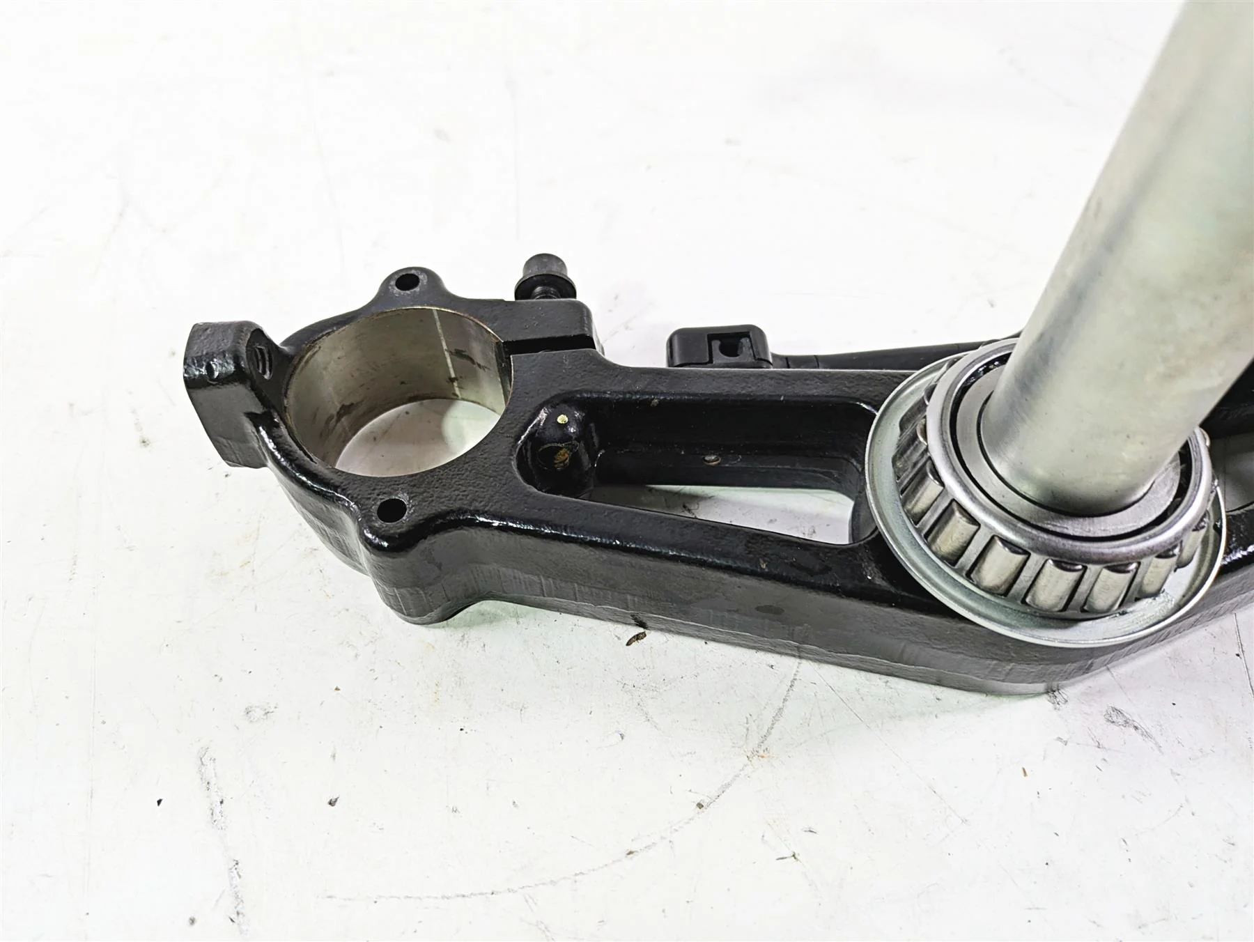 2015 Harley Touring FLHTKL E -Glide Low Upper Lower Triple Tree Set 45900091A - Image 11