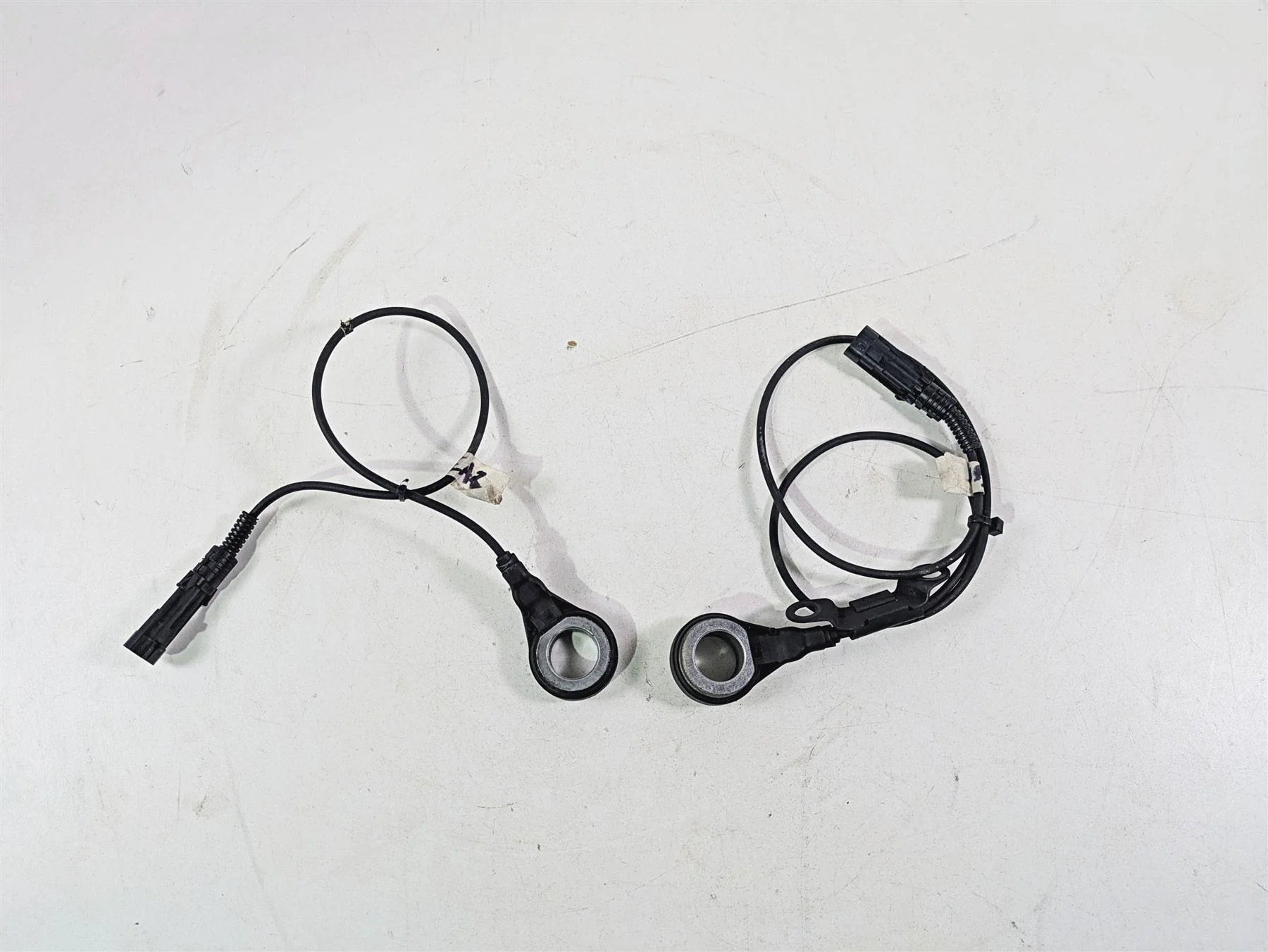 2015 Harley Touring FLHTKL Electra Glide Abs Brake Speed Sensor Set 40615-08 - Image 4