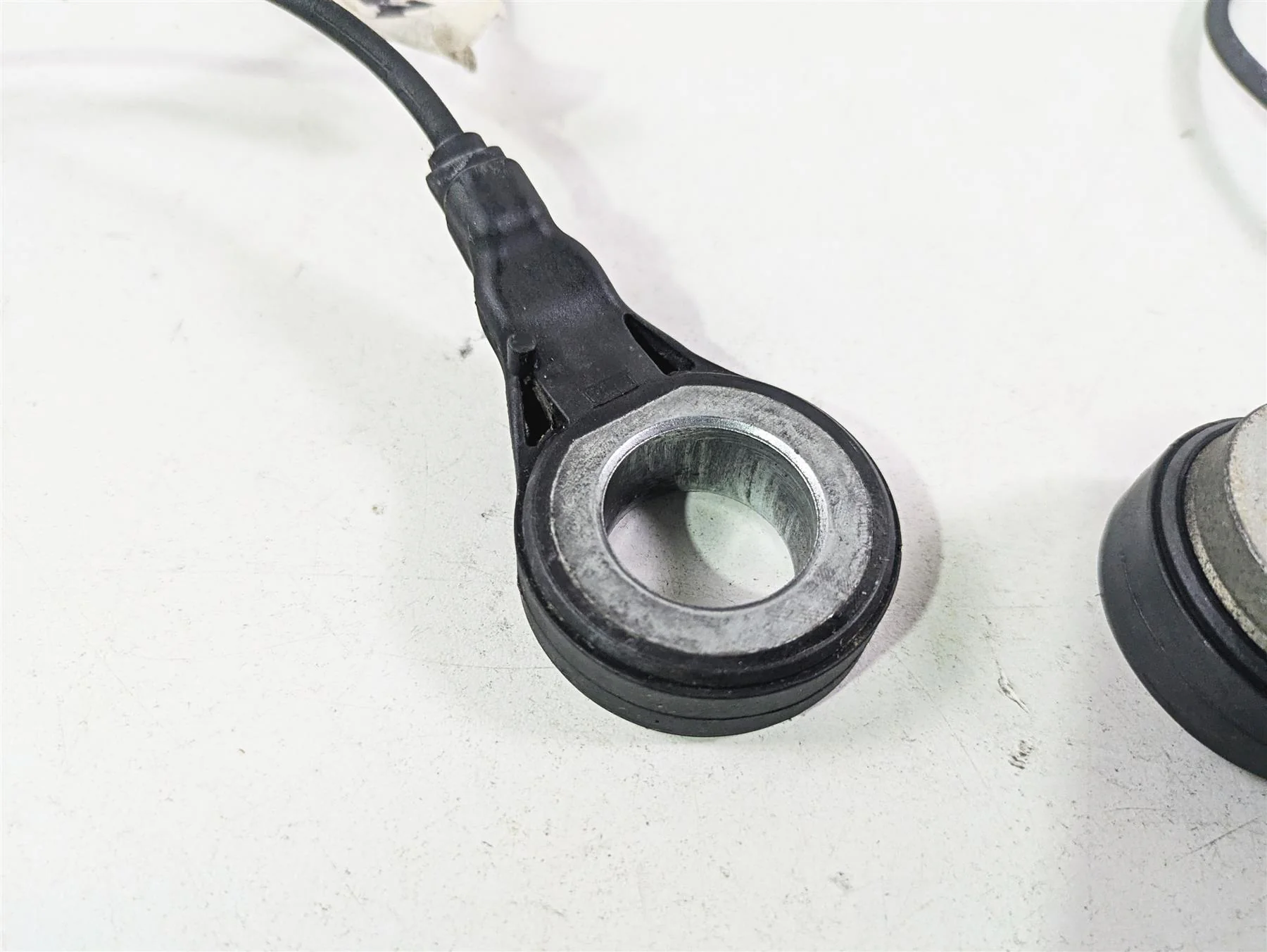 2015 Harley Touring FLHTKL Electra Glide Abs Brake Speed Sensor Set 40615-08 - Image 7