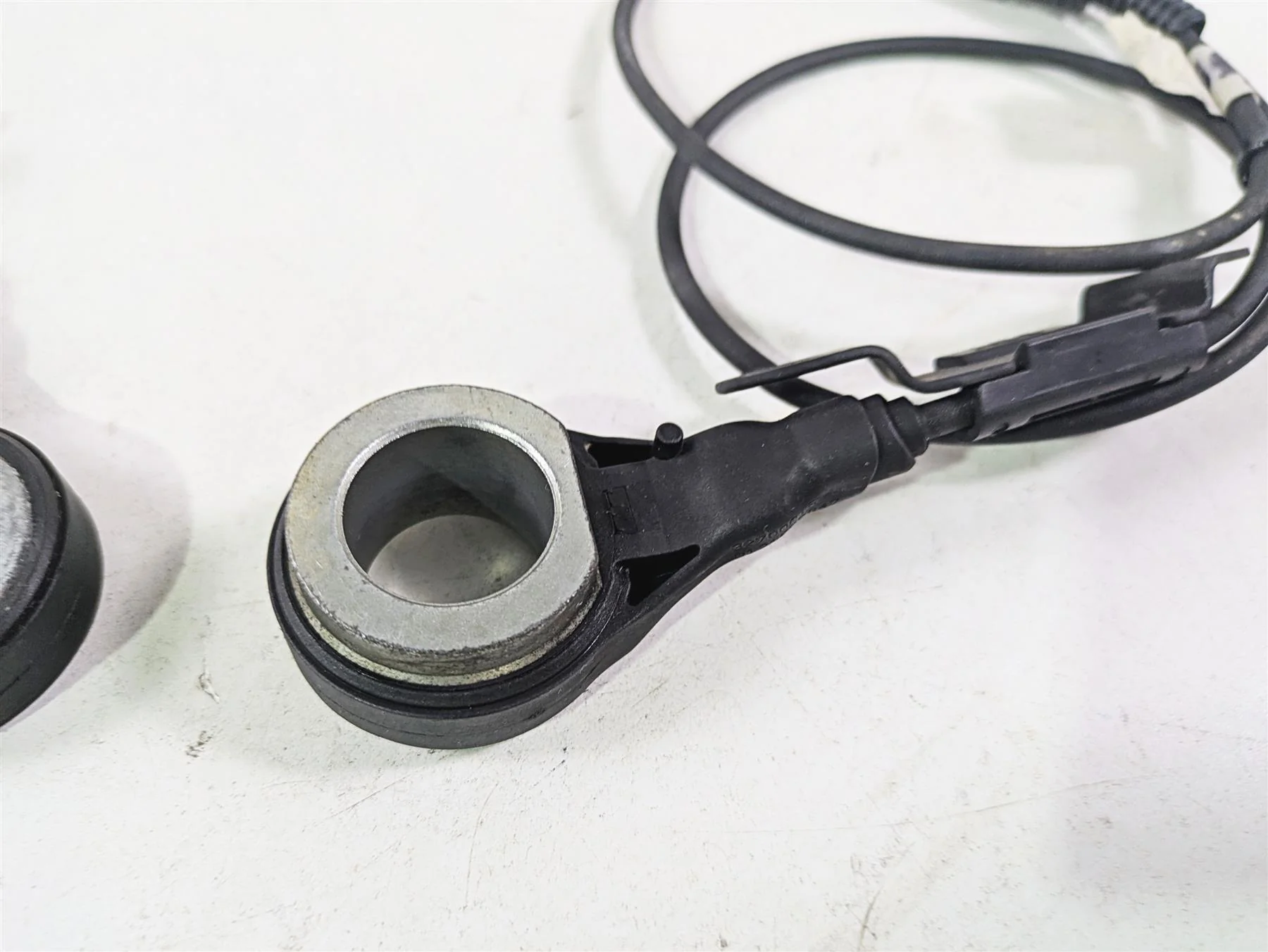 2015 Harley Touring FLHTKL Electra Glide Abs Brake Speed Sensor Set 40615-08 - Image 8