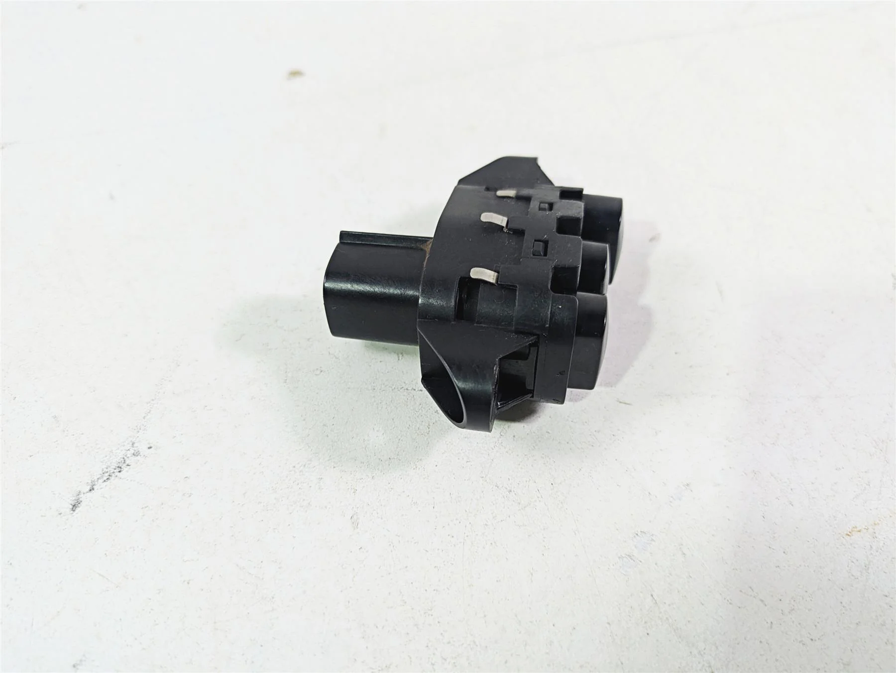 2015 Harley Touring FLHTKL Electra Glide Auxiliary Switch Kit 69200172 - Image 5