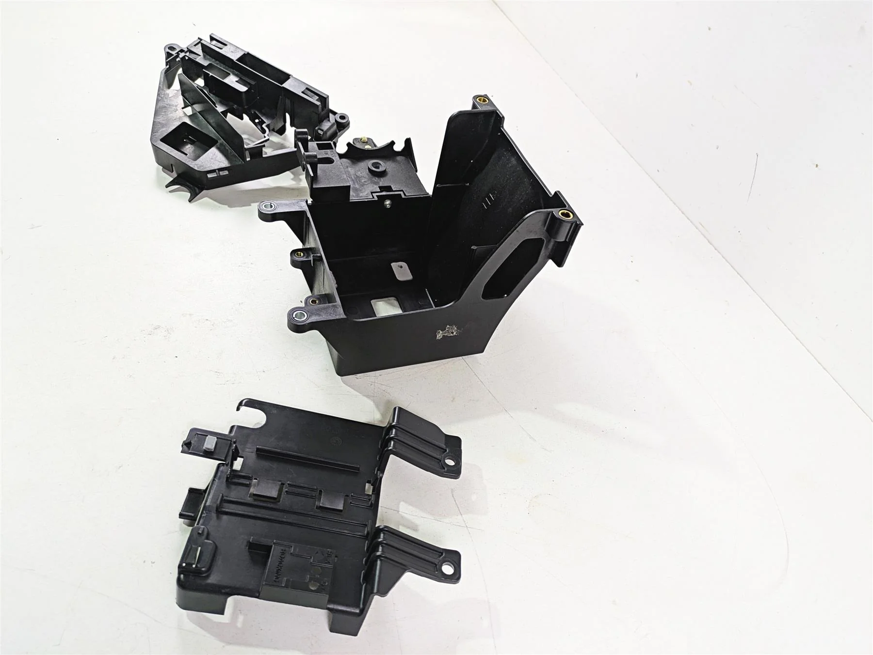 2015 Harley Touring FLHTKL Electra Glide Electrical Parts Holder Set 66000010A - Image 2