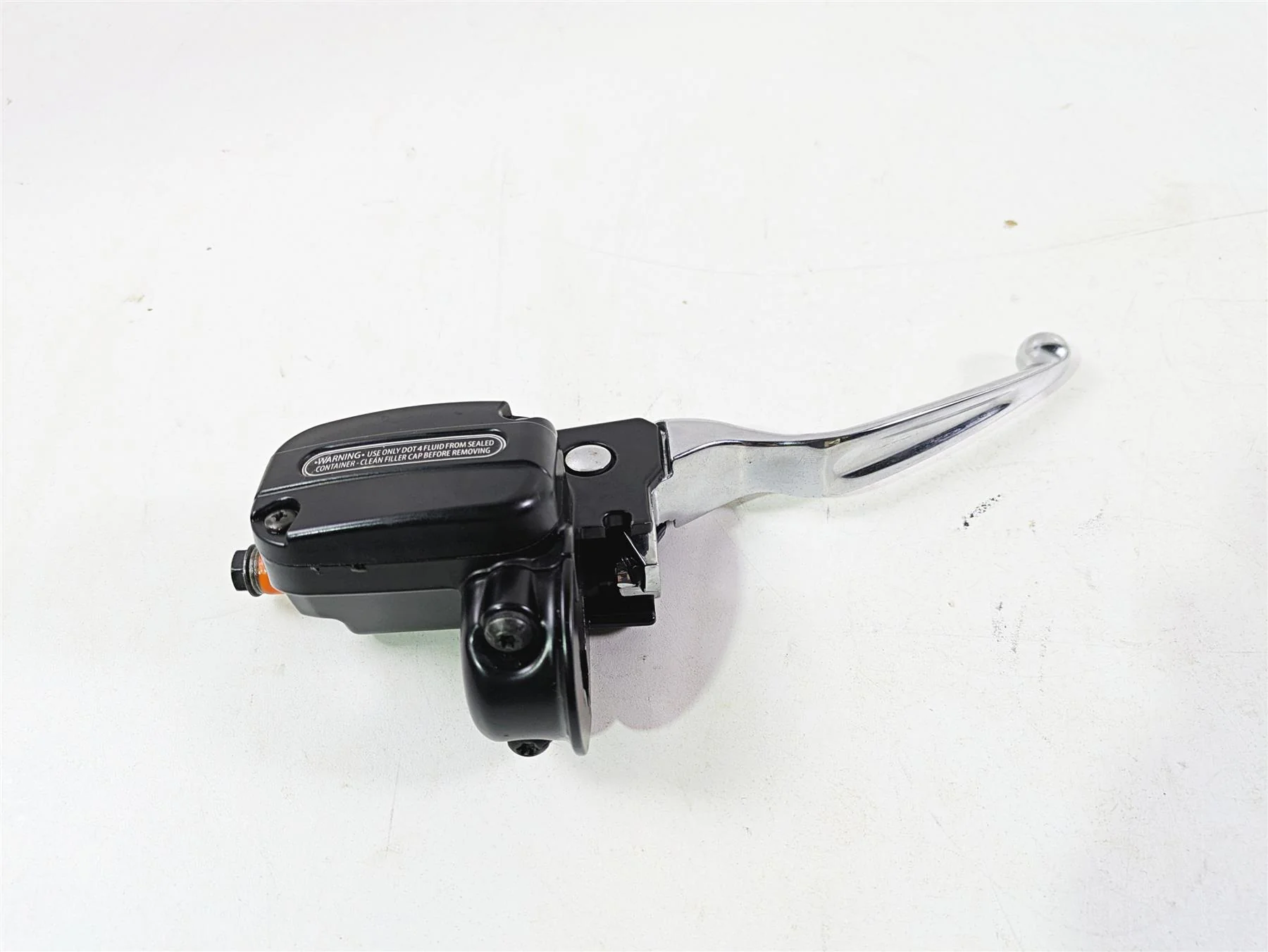2015 Harley Touring FLHTKL Electra Glide Front Brake Master Cylinder 44551-08F