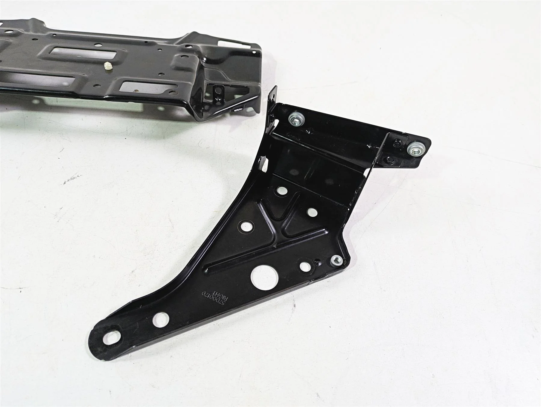 2015 Harley Touring FLHTKL Electra Glide Front Fairing Mount Holder 57000169A - Image 2