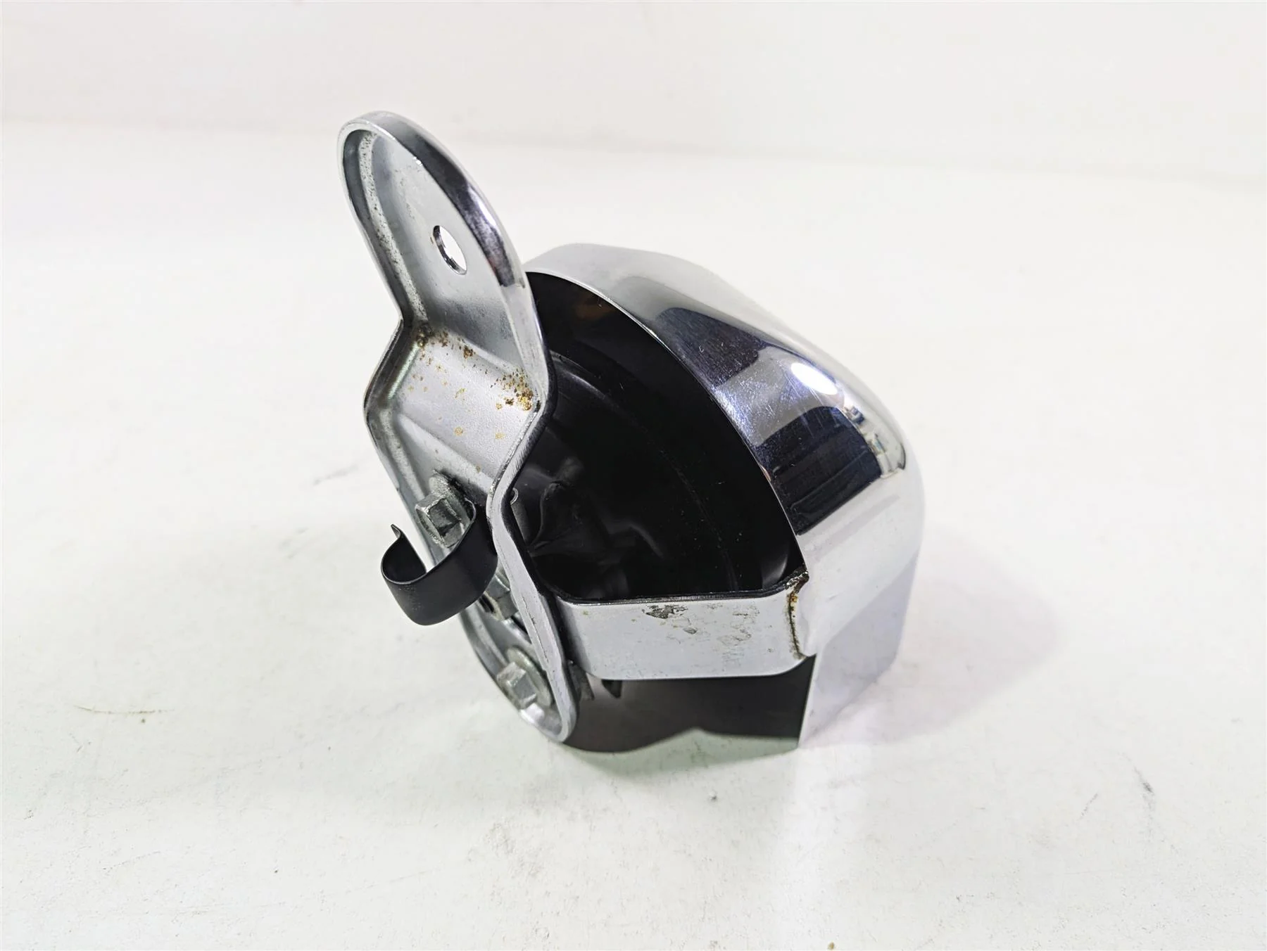 2015 Harley Touring FLHTKL Electra Glide Horn & Chrome Cover 61300478A - Image 10