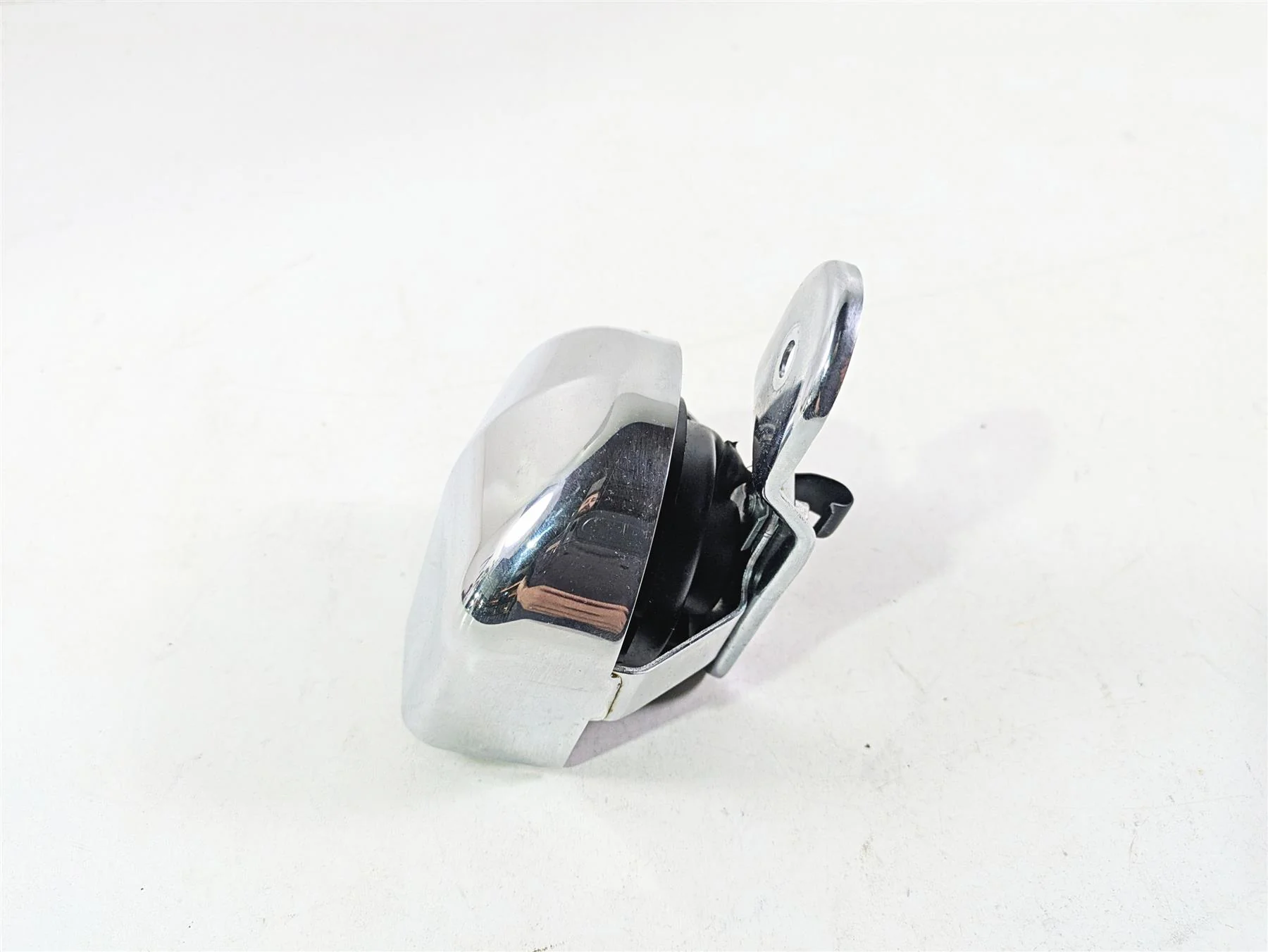 2015 Harley Touring FLHTKL Electra Glide Horn & Chrome Cover 61300478A - Image 2
