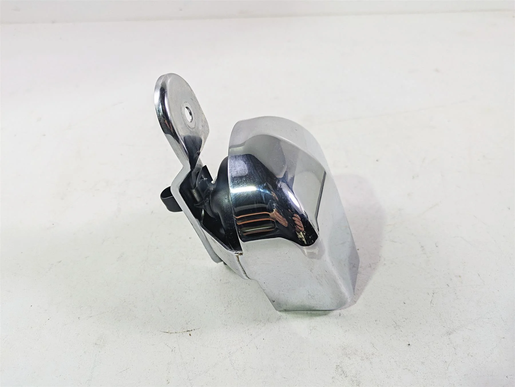 2015 Harley Touring FLHTKL Electra Glide Horn & Chrome Cover 61300478A - Image 4