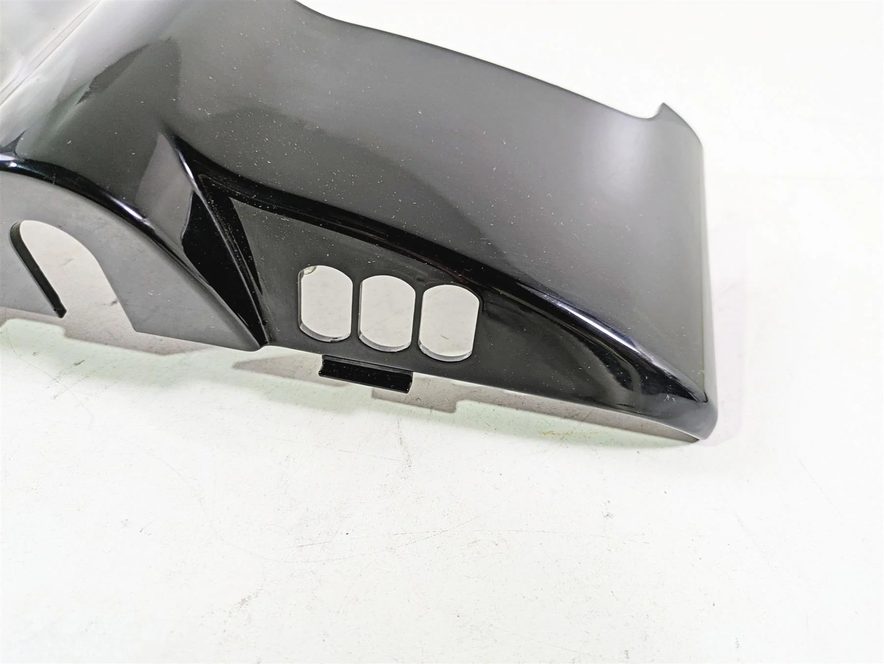 2015 Harley Touring FLHTKL Electra Glide Ignition Switch Cover 70900137 - Image 5