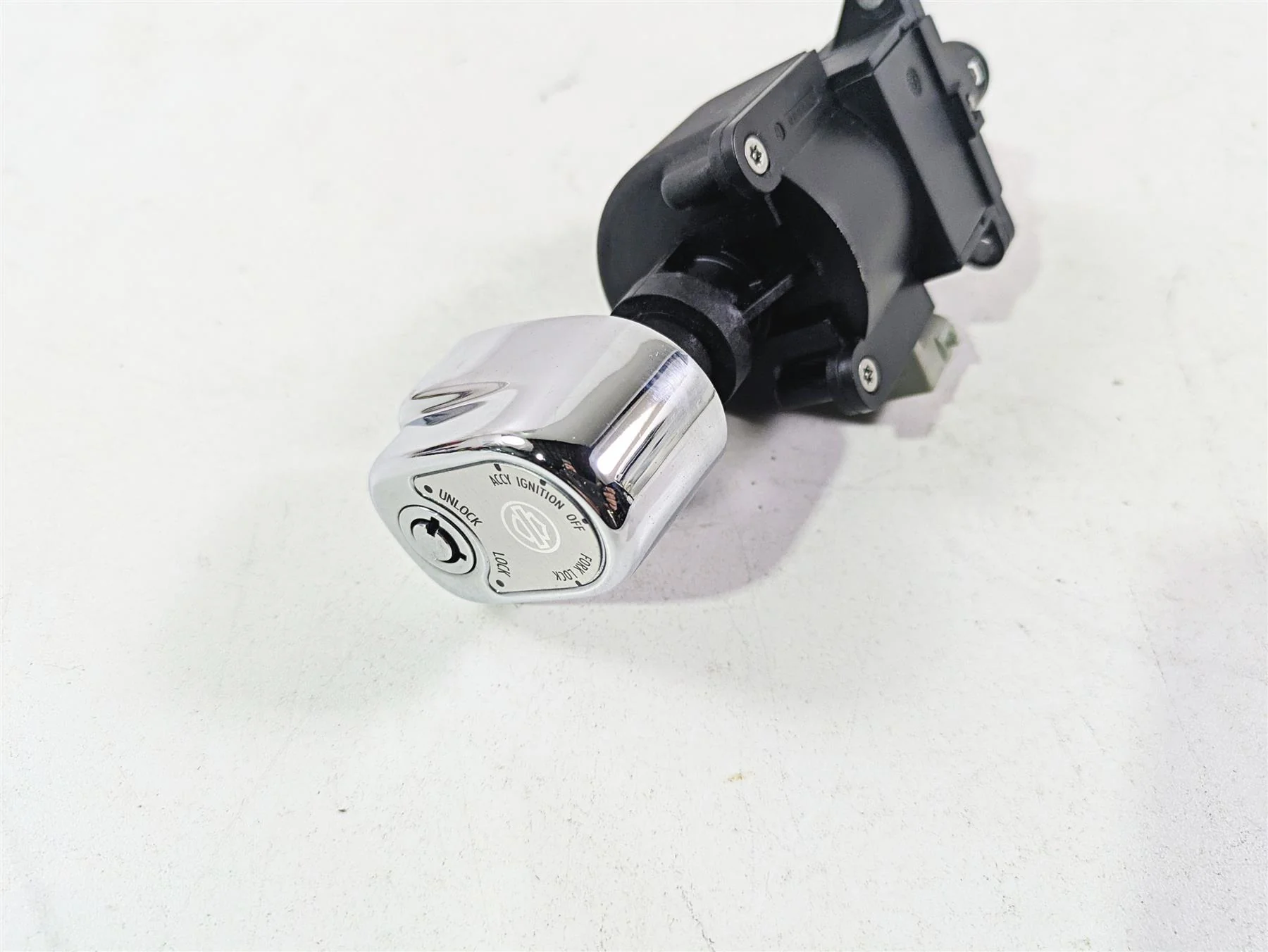 2015 Harley Touring FLHTKL Electra Glide Ignition Switch - Vin 71400012B - Image 11