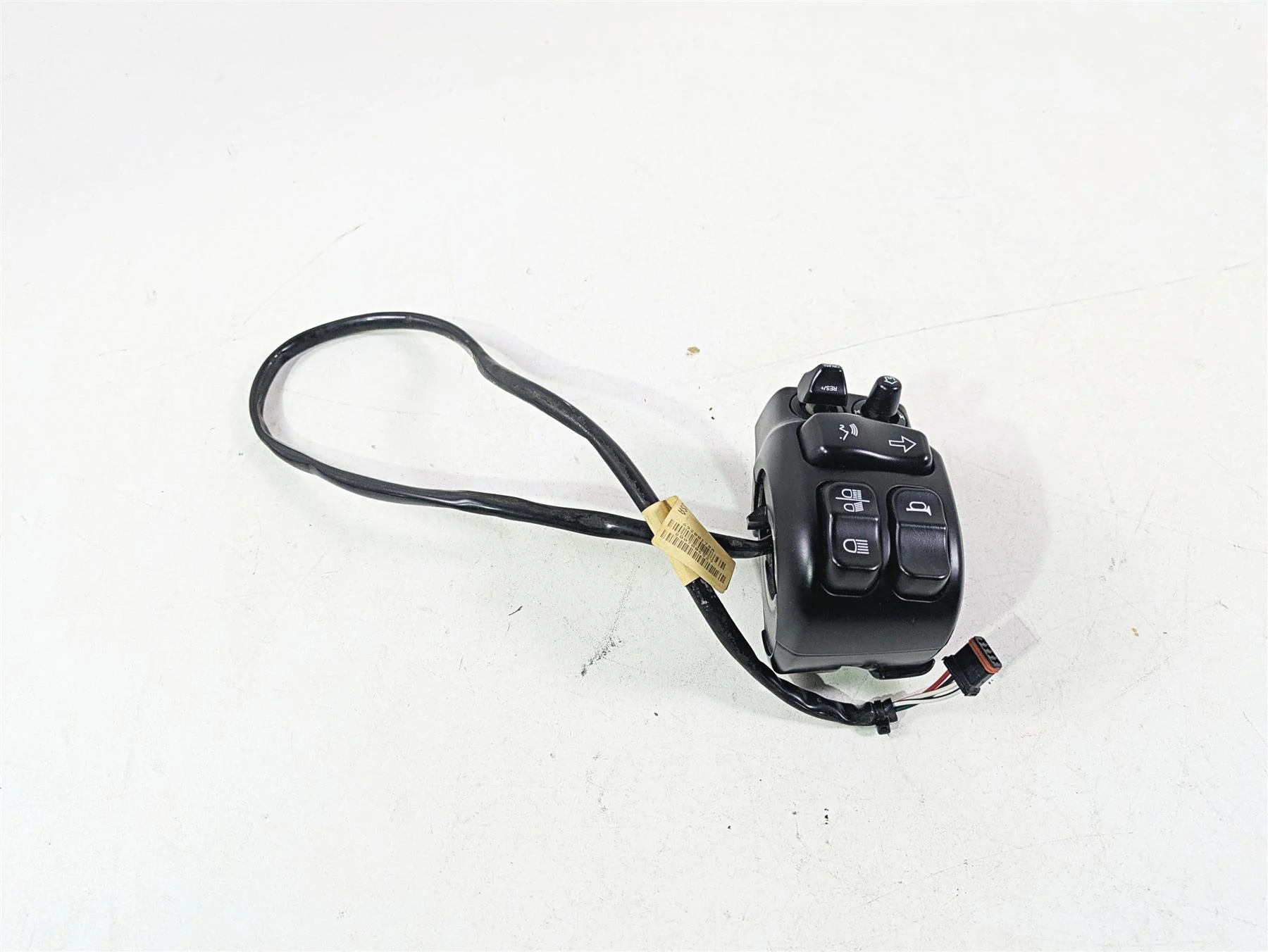 2015 Harley Touring FLHTKL Electra Glide Left Cruise Control Switch 71500128B - Image 3