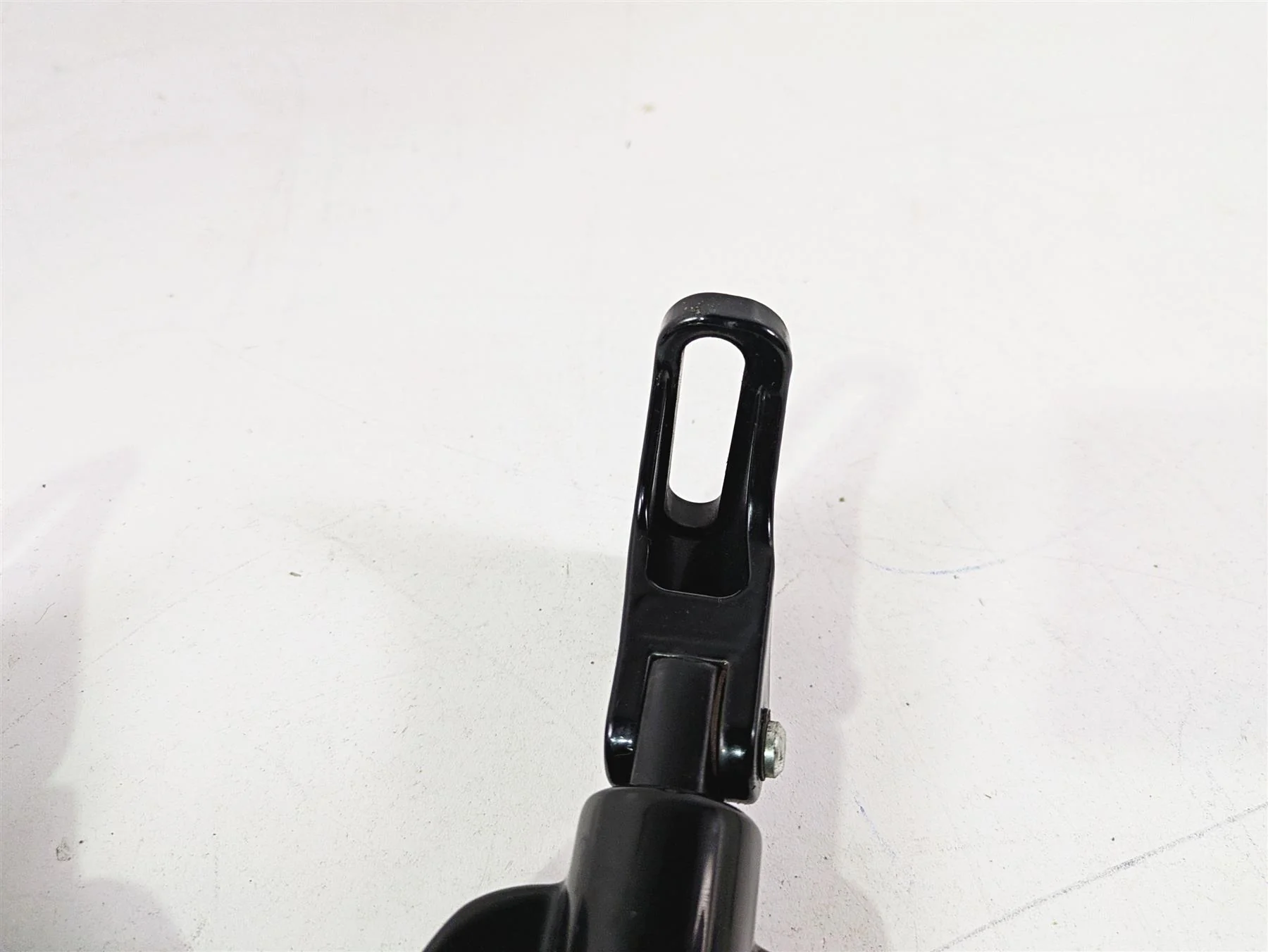 2015 Harley Touring FLHTKL Electra Glide Rear Passenger Foot Pegs 50500332A - Image 10