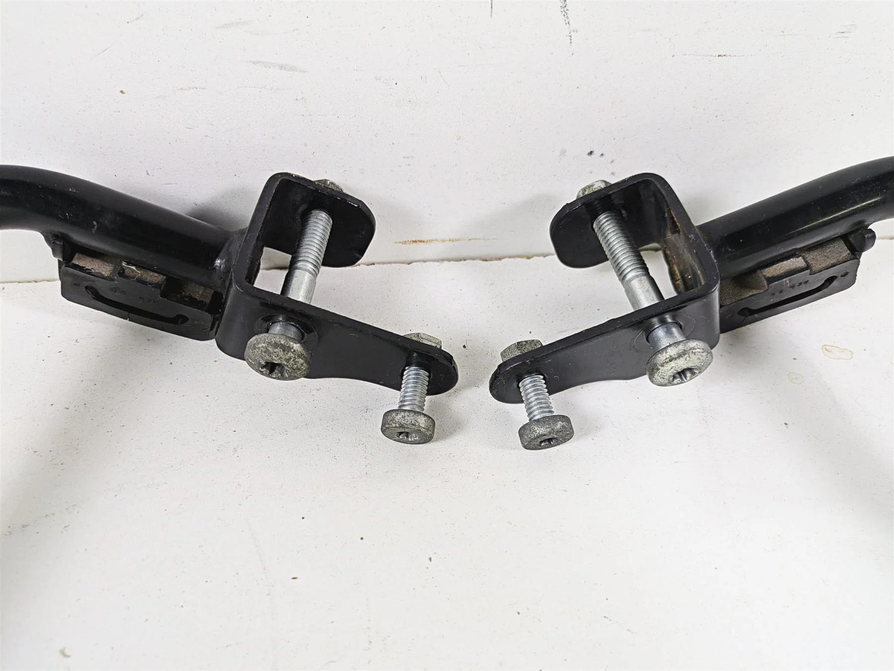 2015 Harley Touring FLHTKL Electra Glide Rear Saddlebag Support Set 90200499 - Image 10