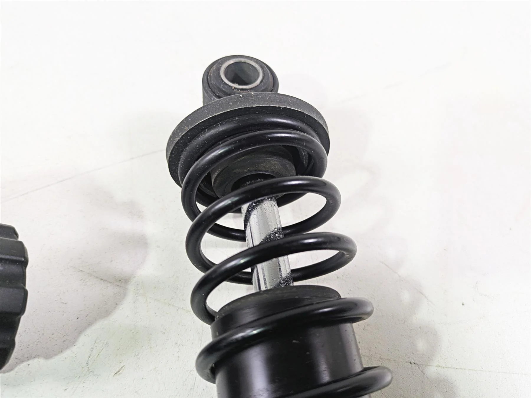 2015 Harley Touring FLHTKL Electra Glide Rear Shock Damper Set 54000081 54000082 - Image 8