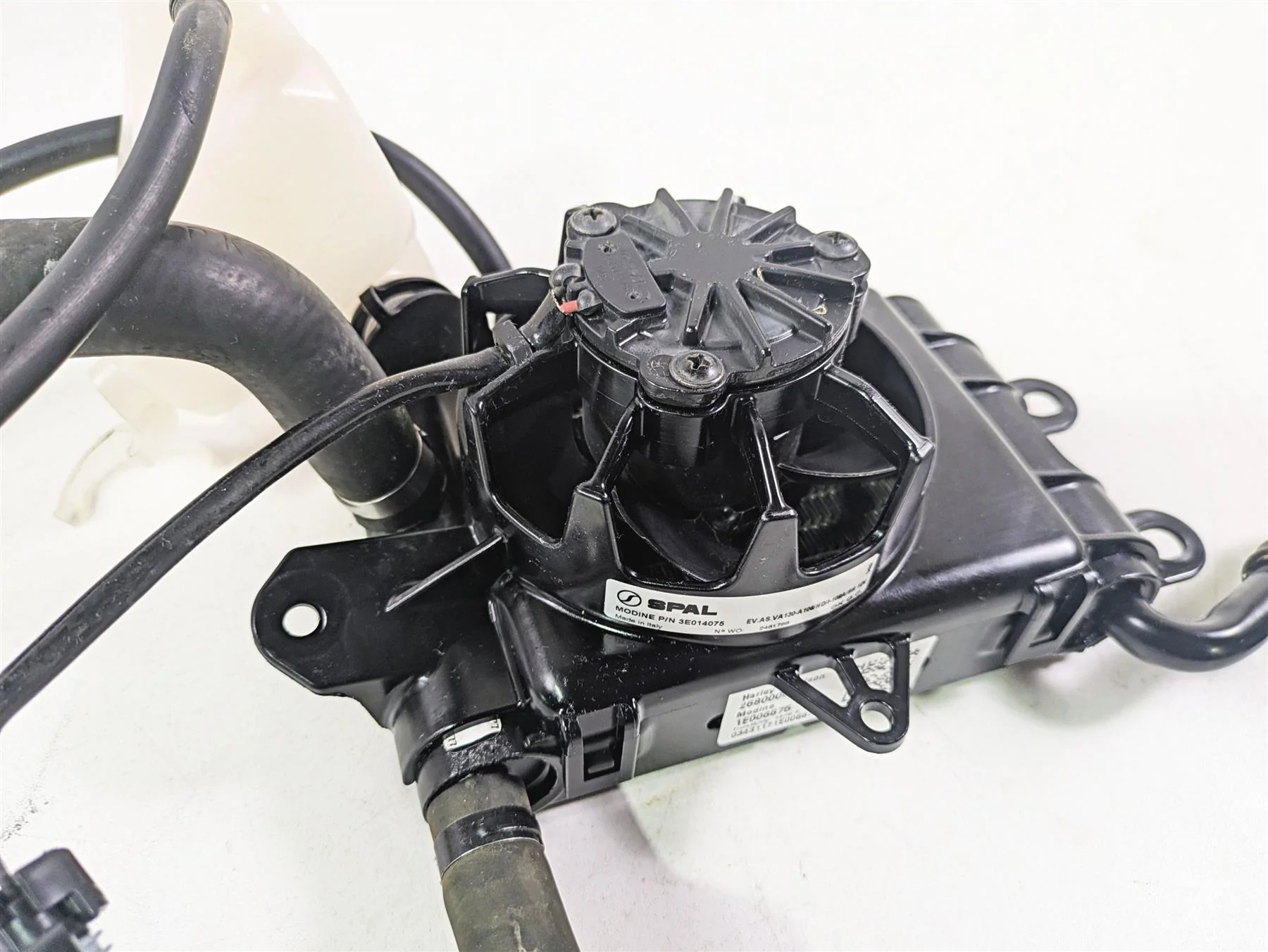 2015 Harley Touring FLHTKL Electra Glide Right Radiator Fan Reservoir 26800003F - Image 12