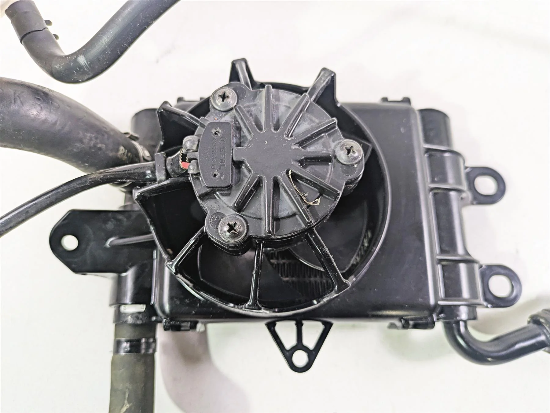 2015 Harley Touring FLHTKL Electra Glide Right Radiator Fan Reservoir 26800003F - Image 5