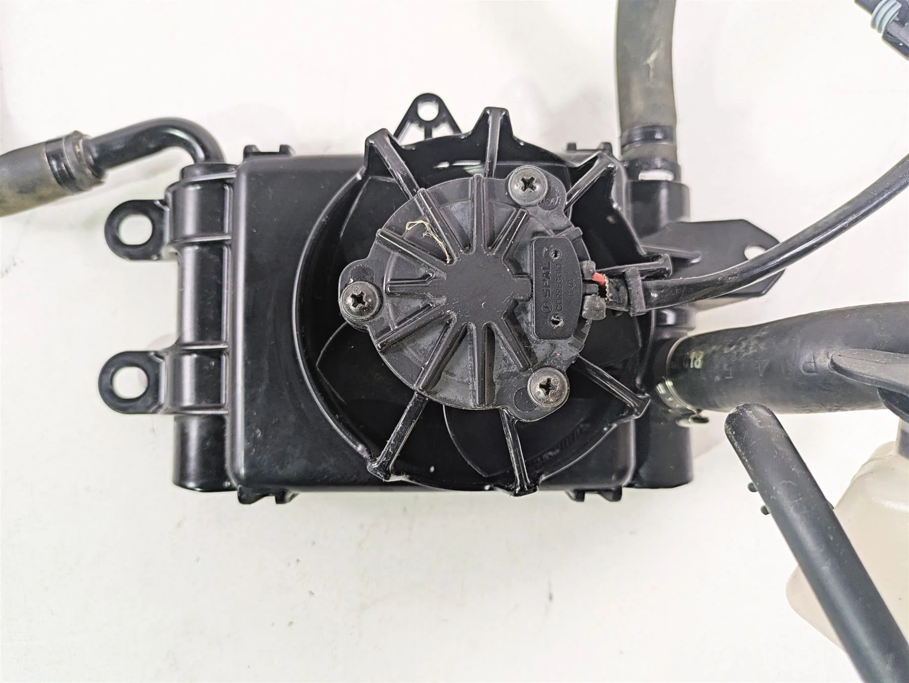 2015 Harley Touring FLHTKL Electra Glide Right Radiator Fan Reservoir 26800003F - Image 7