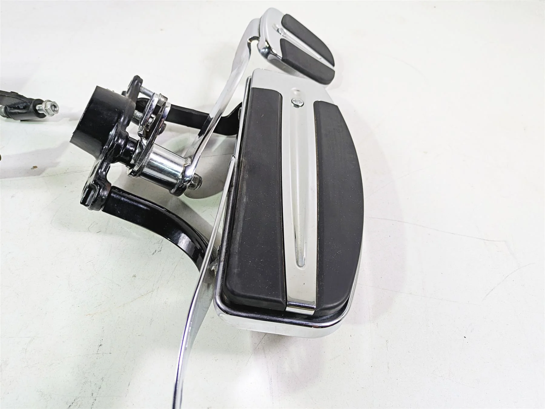 2015 Harley Touring FLHTKL Electra Glide Slipstream Floor Board Pedal & Shifter - Image 8