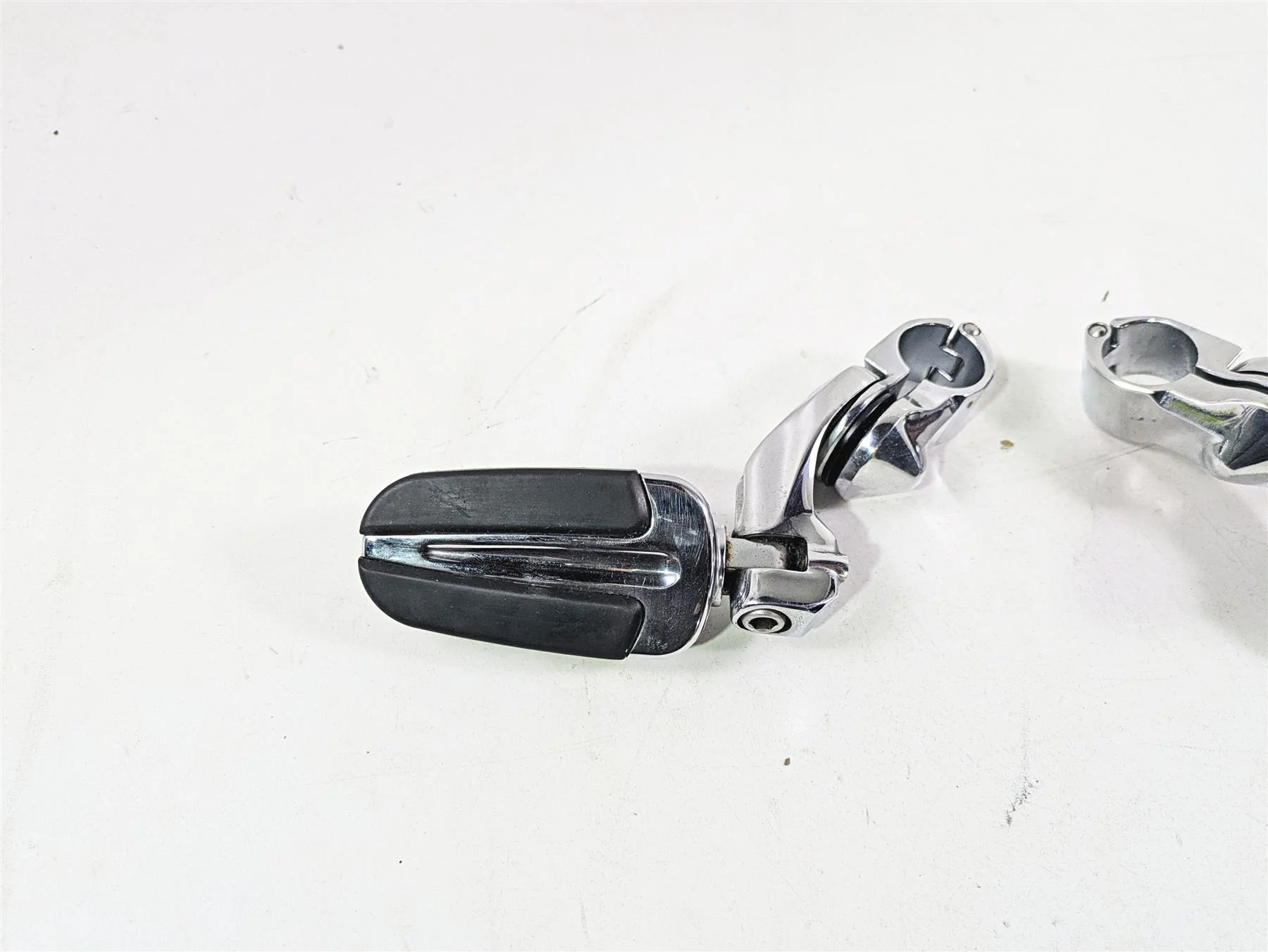 2015 Harley Touring FLHTKL Electra Glide Slipstream Highway Foot Peg Set - Image 6