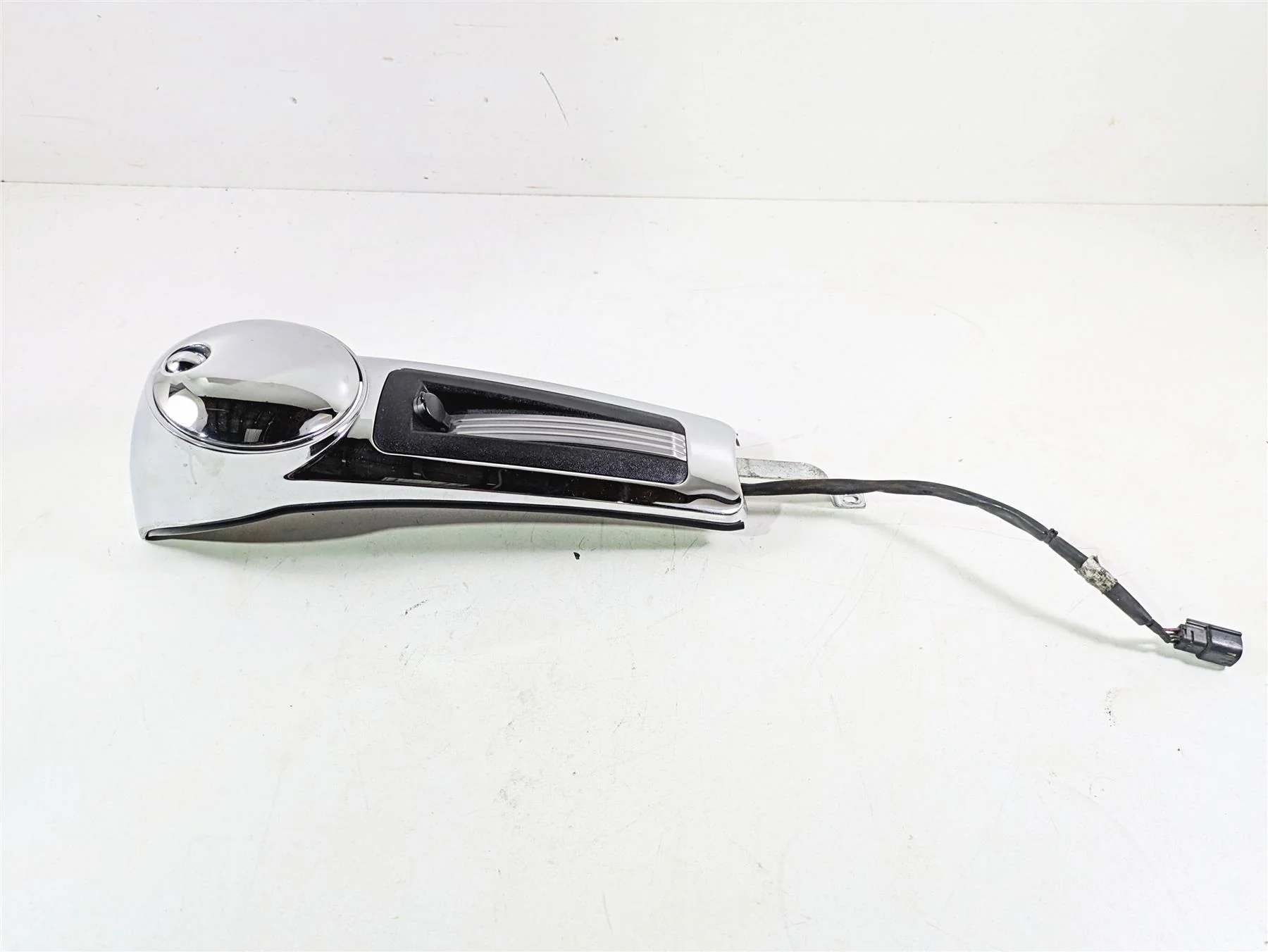 2015 Harley Touring FLHTKL Electra Glide Upper Fuel Tank Dash Cover 61270-08 - Image 3