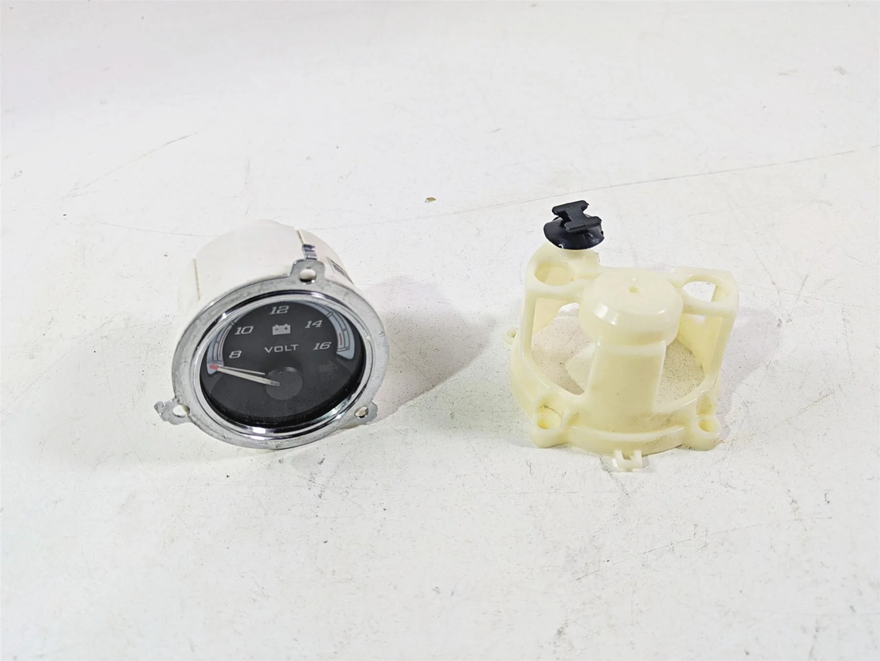 2015 Harley Touring FLHTKL Electra Glide Volt Voltage Meter Gauge 70900164