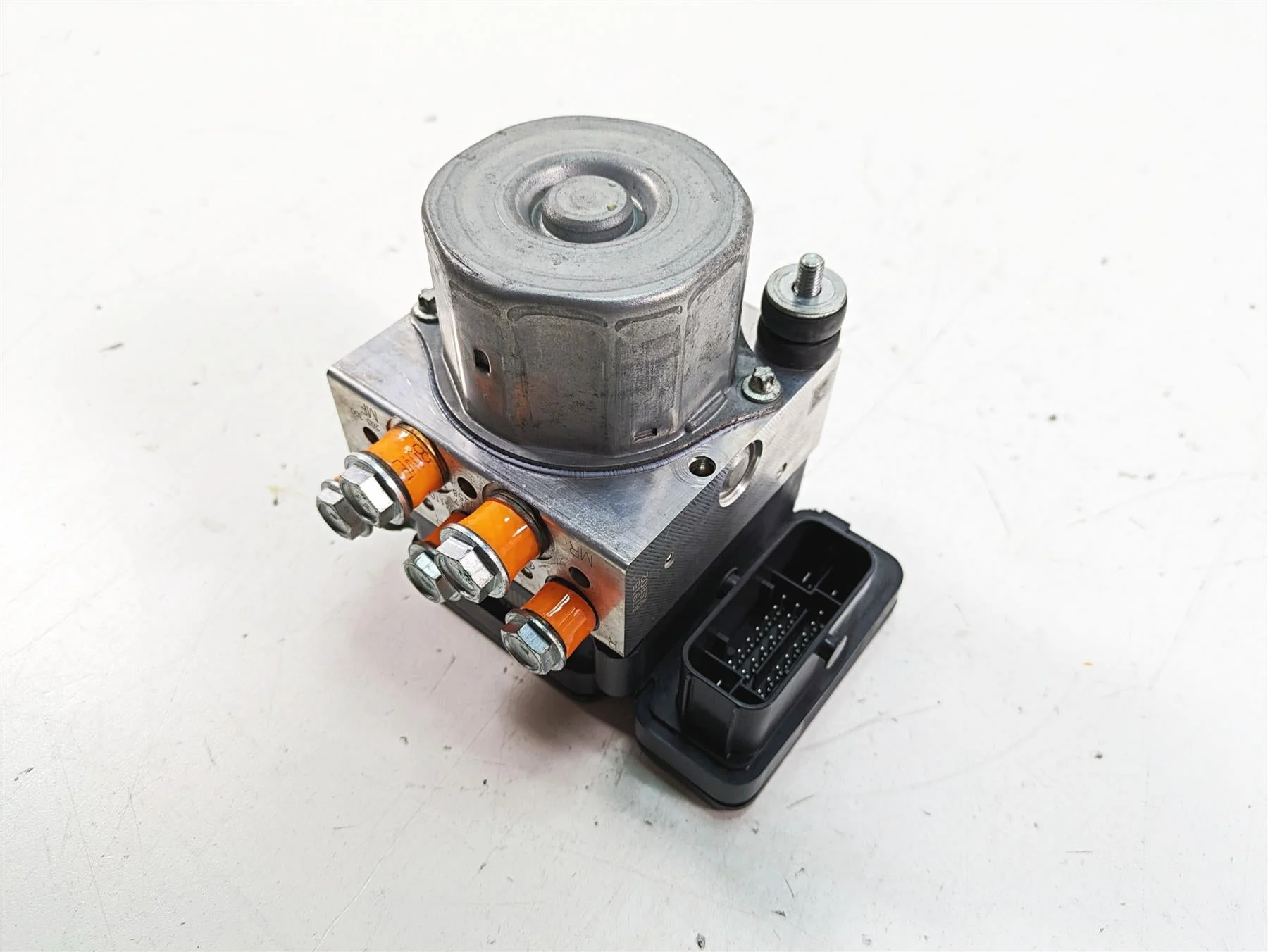 2015 Harley Touring FLHXS Street Glide Abs Brake Pump Module 41100013A - Image 11