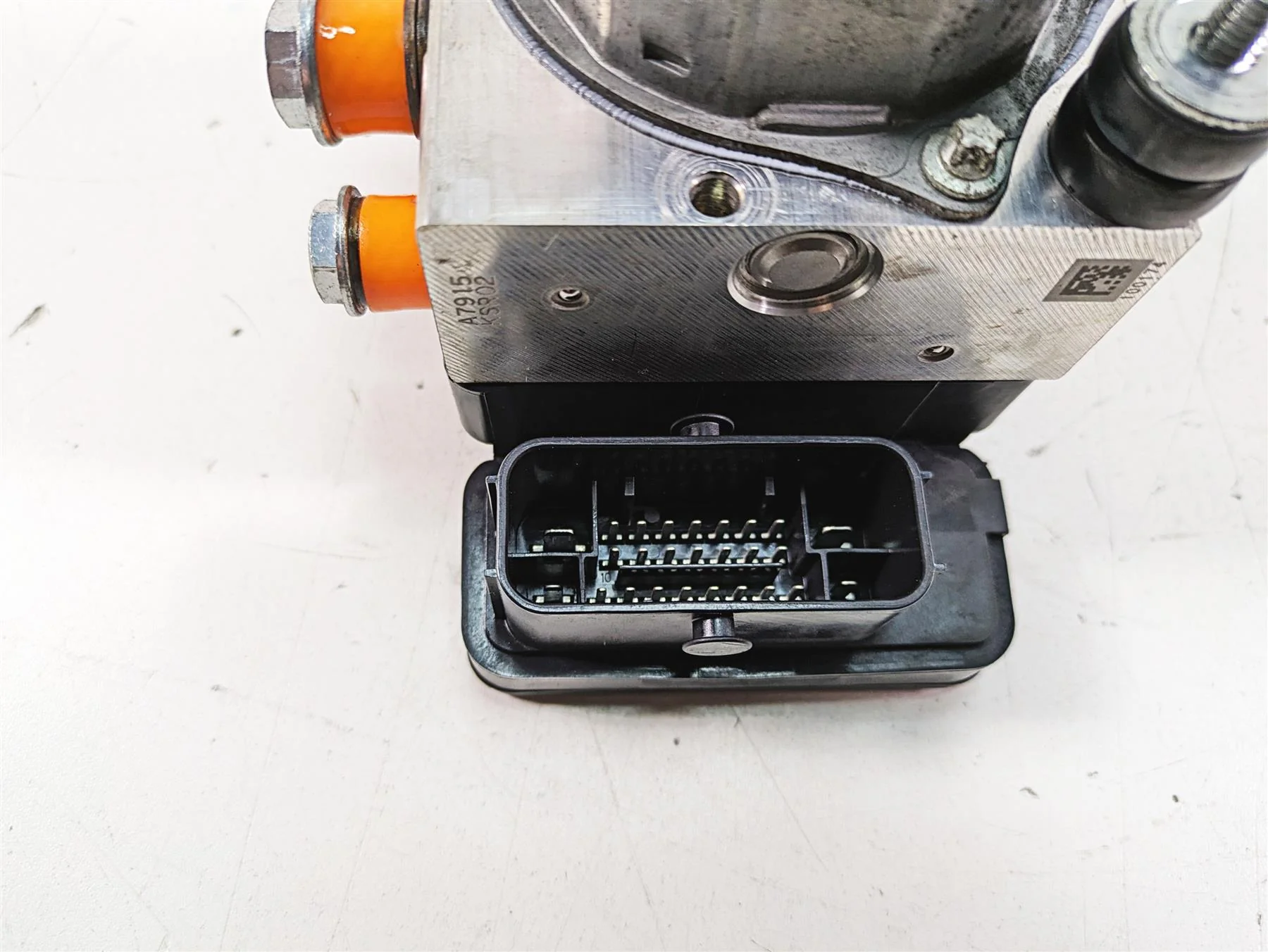 2015 Harley Touring FLHXS Street Glide Abs Brake Pump Module 41100013A - Image 6