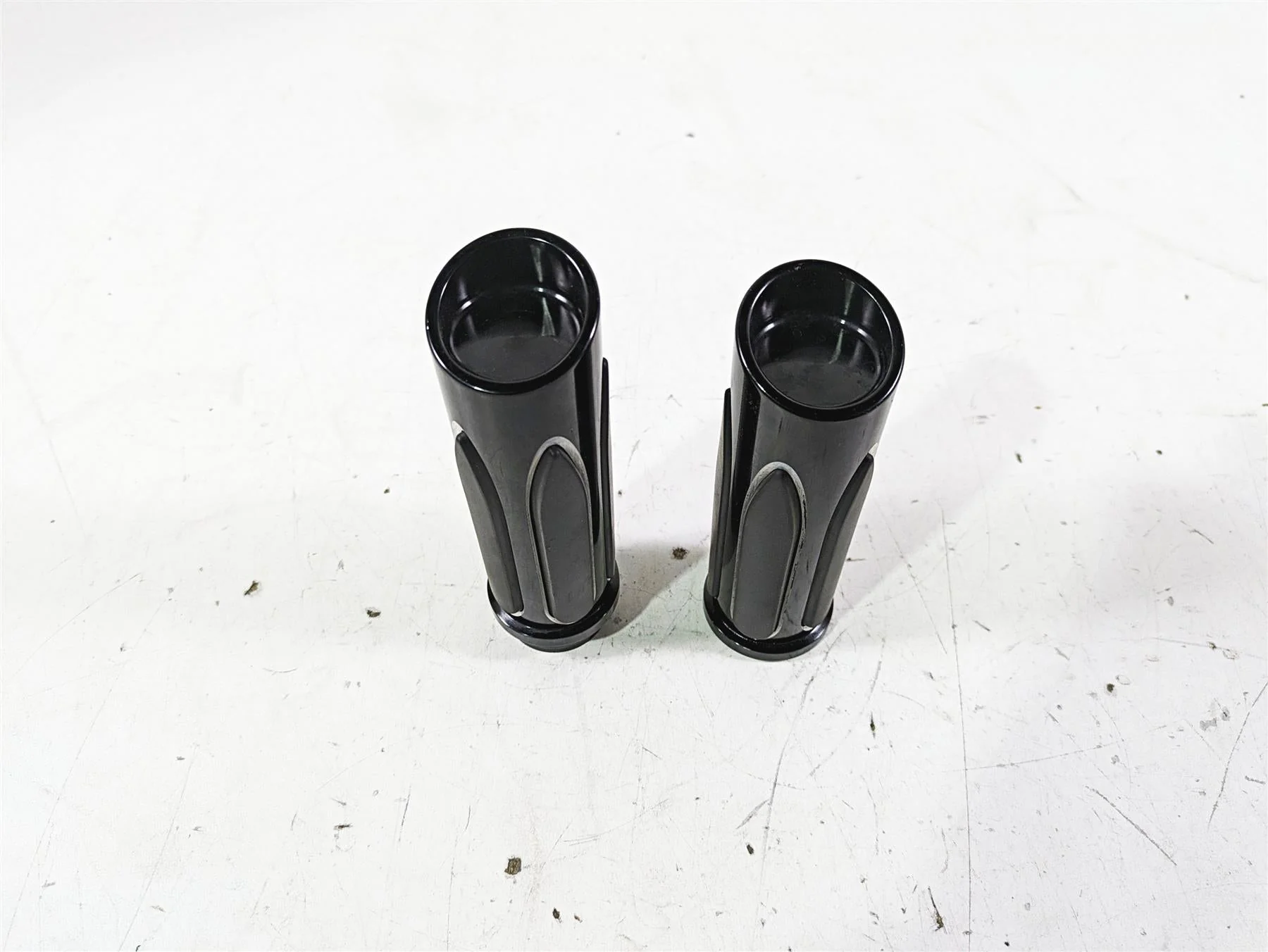 2015 Harley Touring FLHXS Street Glide Arlen Ness Black Deep Cut Grips 07-053 - Image 3