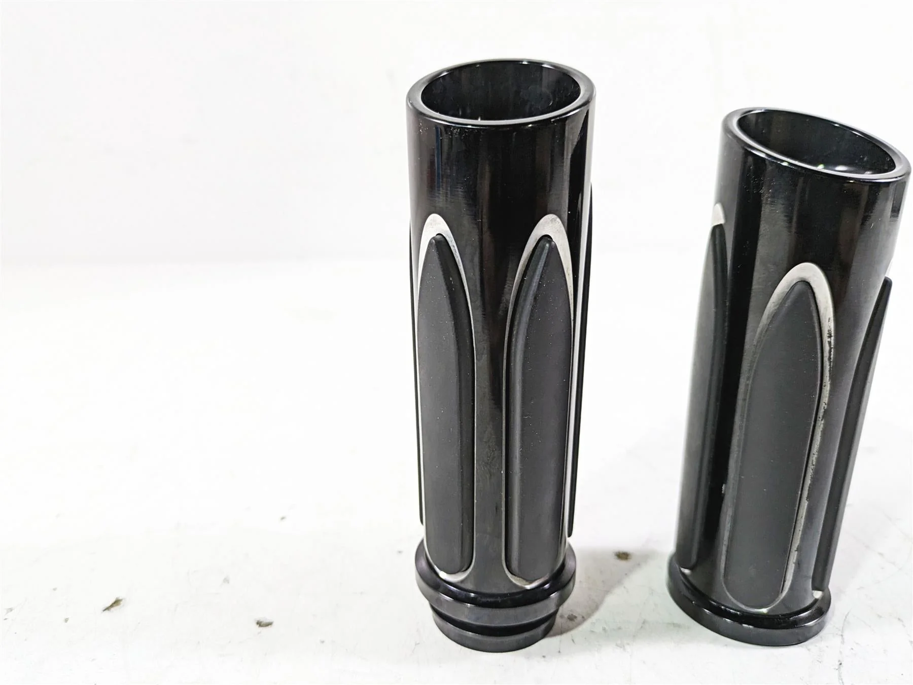 2015 Harley Touring FLHXS Street Glide Arlen Ness Black Deep Cut Grips 07-053 - Image 9